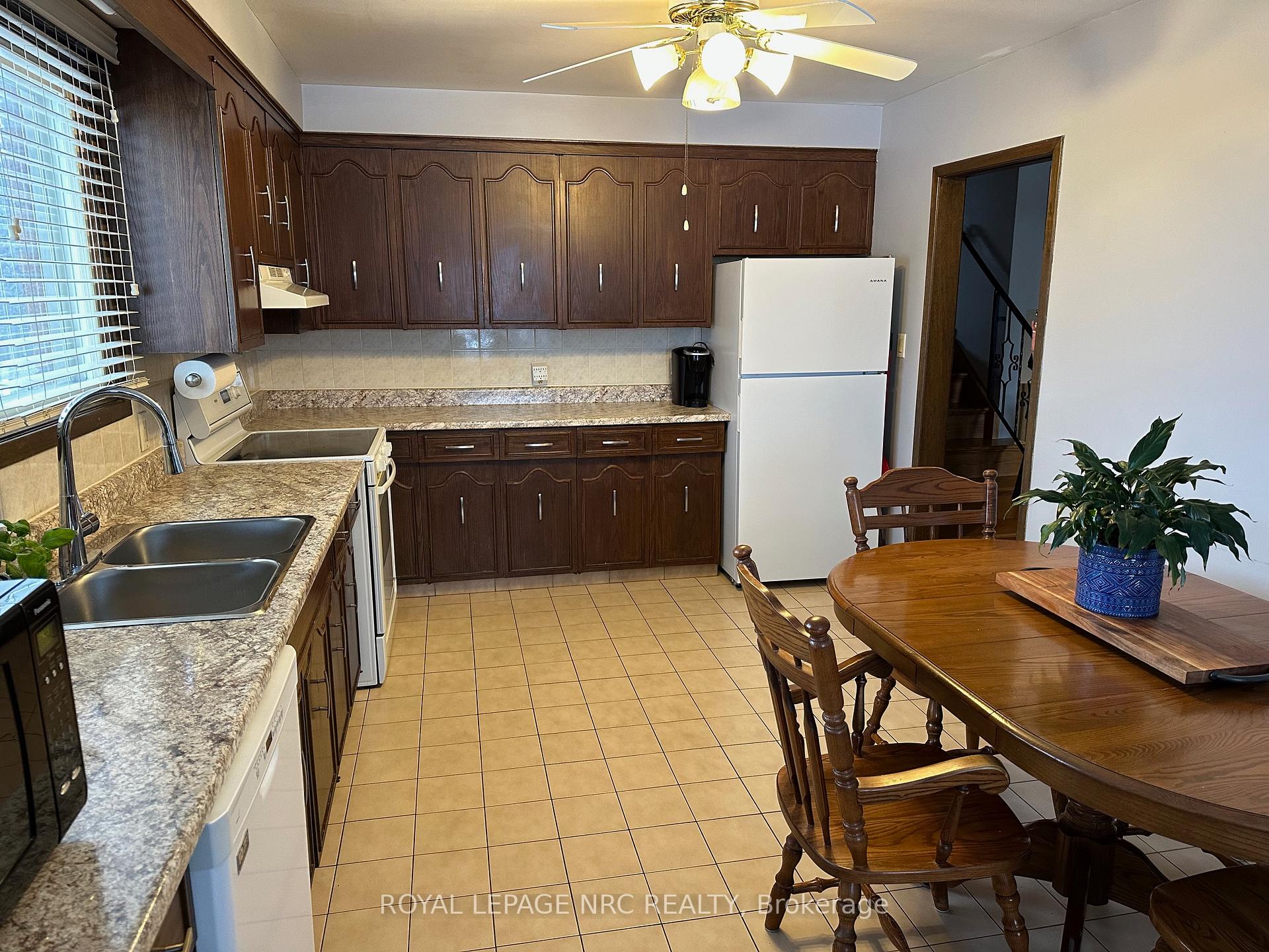 Photo 7 of 10 Mcdonagh Crescent, Thorold, Confederation Heights — HOMEH