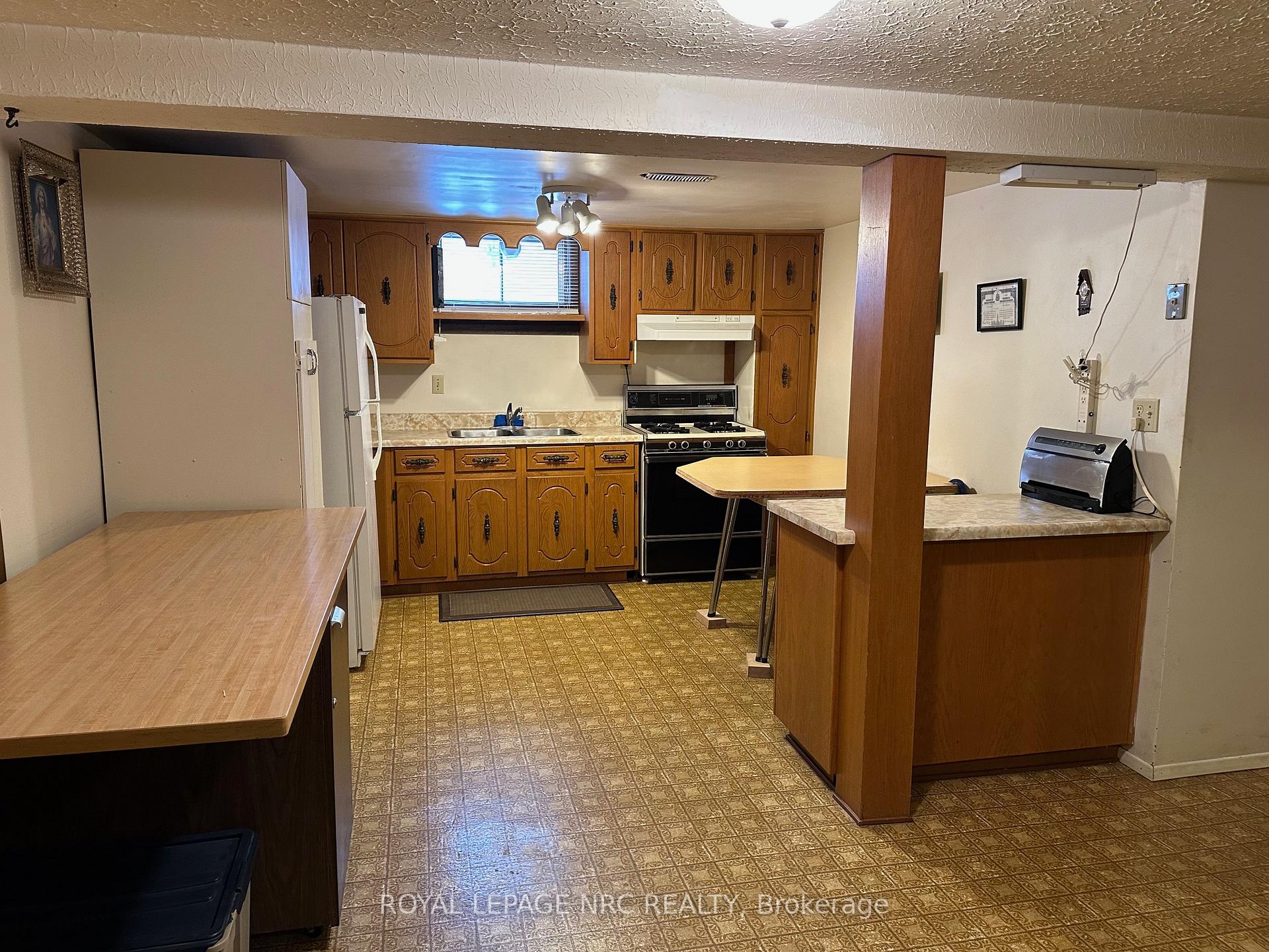 Photo 18 of 10 Mcdonagh Crescent, Thorold, Confederation Heights — HOMEH