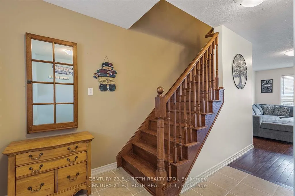 Photo 3 of Unit 88, 24 Southwoods Crescent, Barrie, Holly — HOMEH