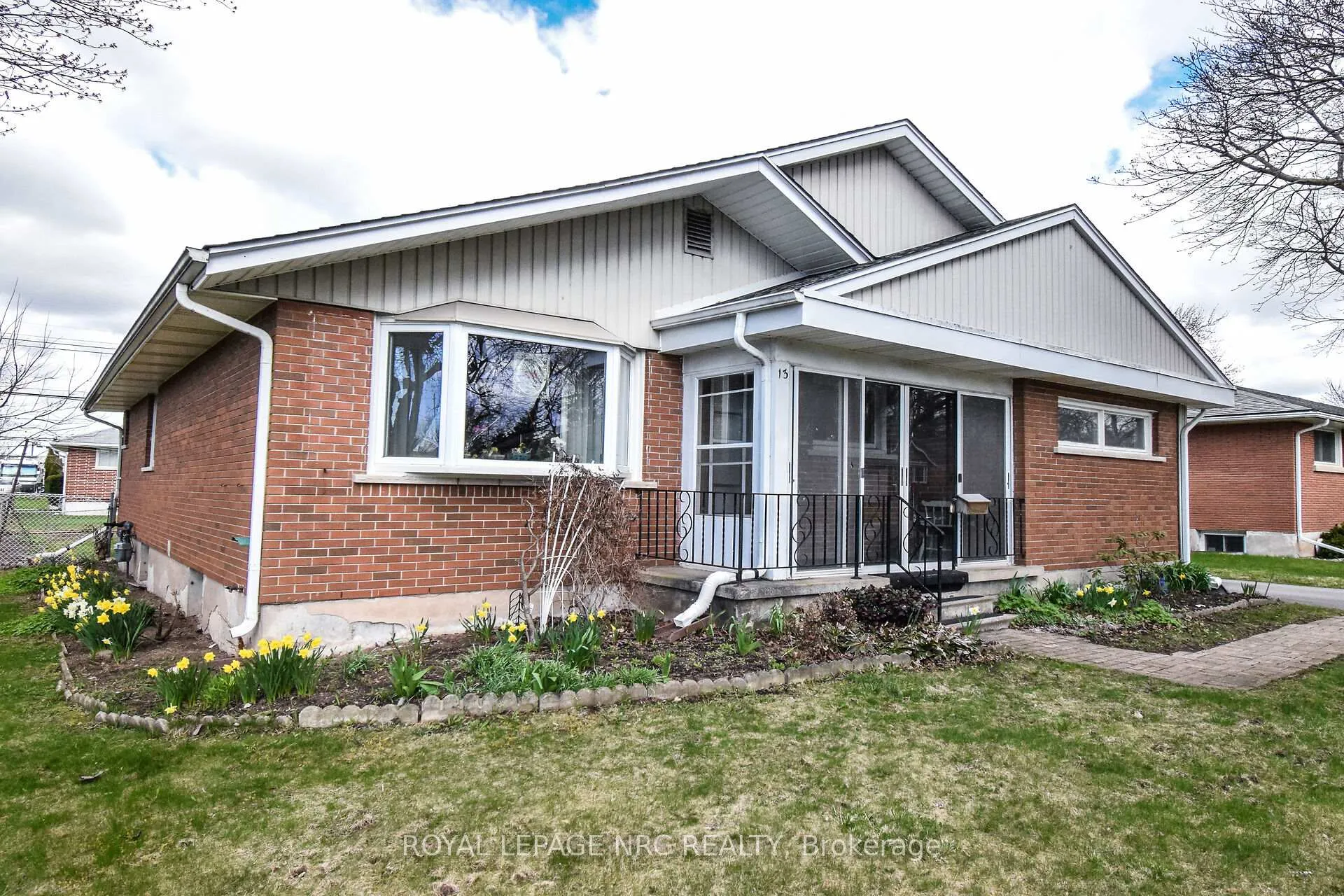 Photo 1 of 13 Westmount Crescent, Welland, Prince Charles — HOMEH