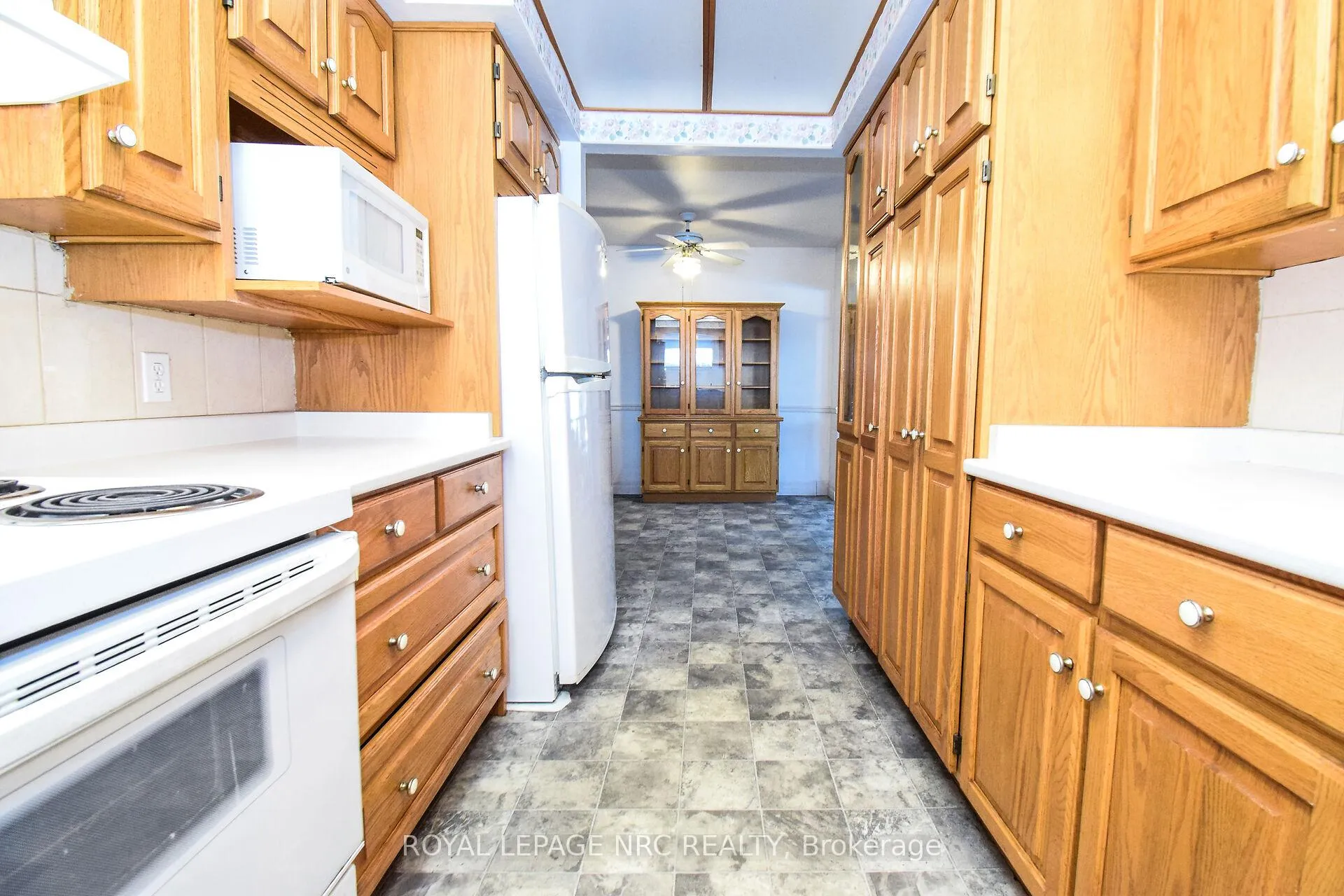 Photo 15 of 13 Westmount Crescent, Welland, Prince Charles — HOMEH