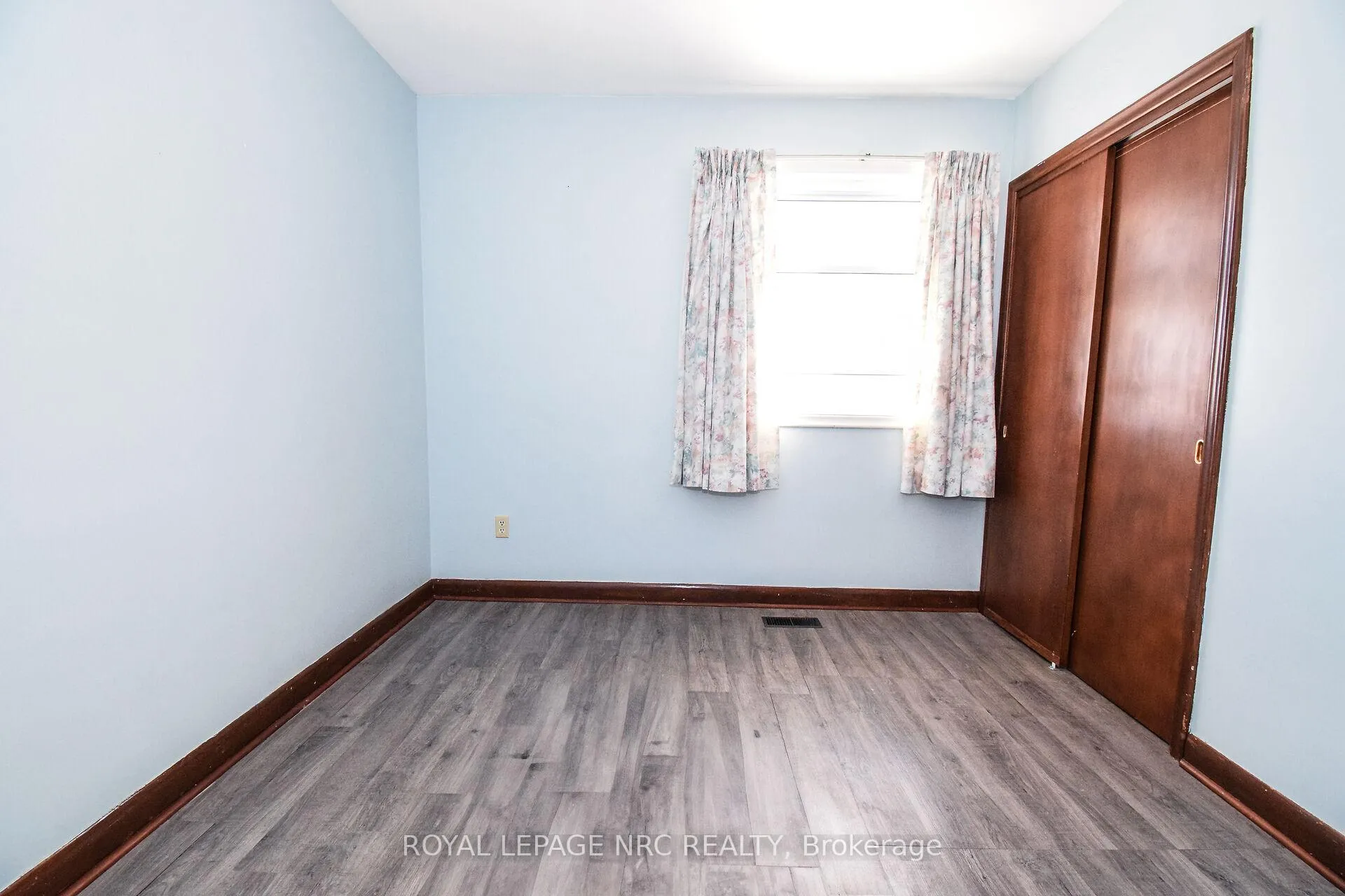 Photo 22 of 13 Westmount Crescent, Welland, Prince Charles — HOMEH