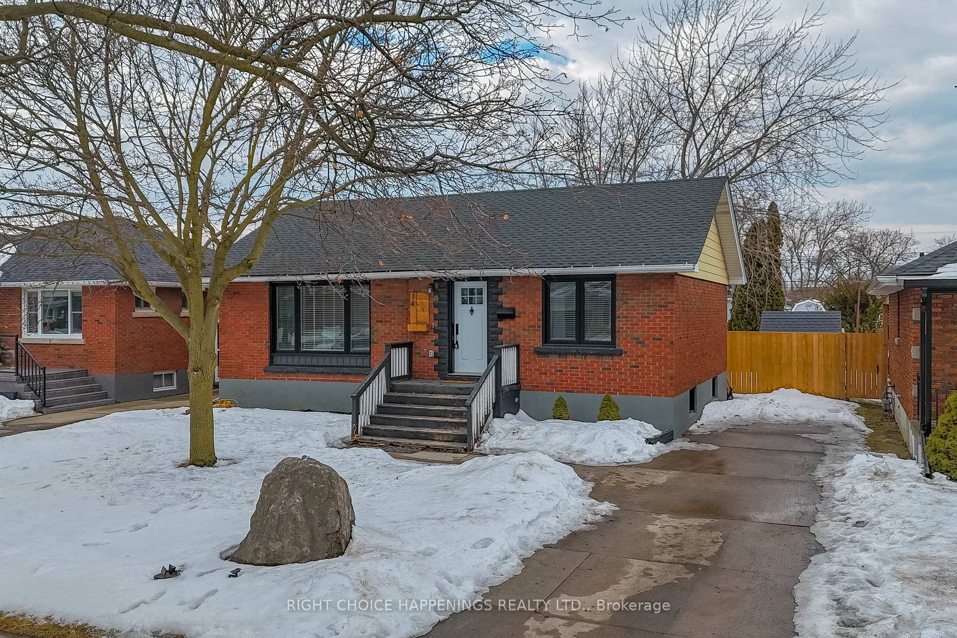 Photo 1 of 14 Thompson Avenue, Thorold, Thorold Downtown — HOMEH