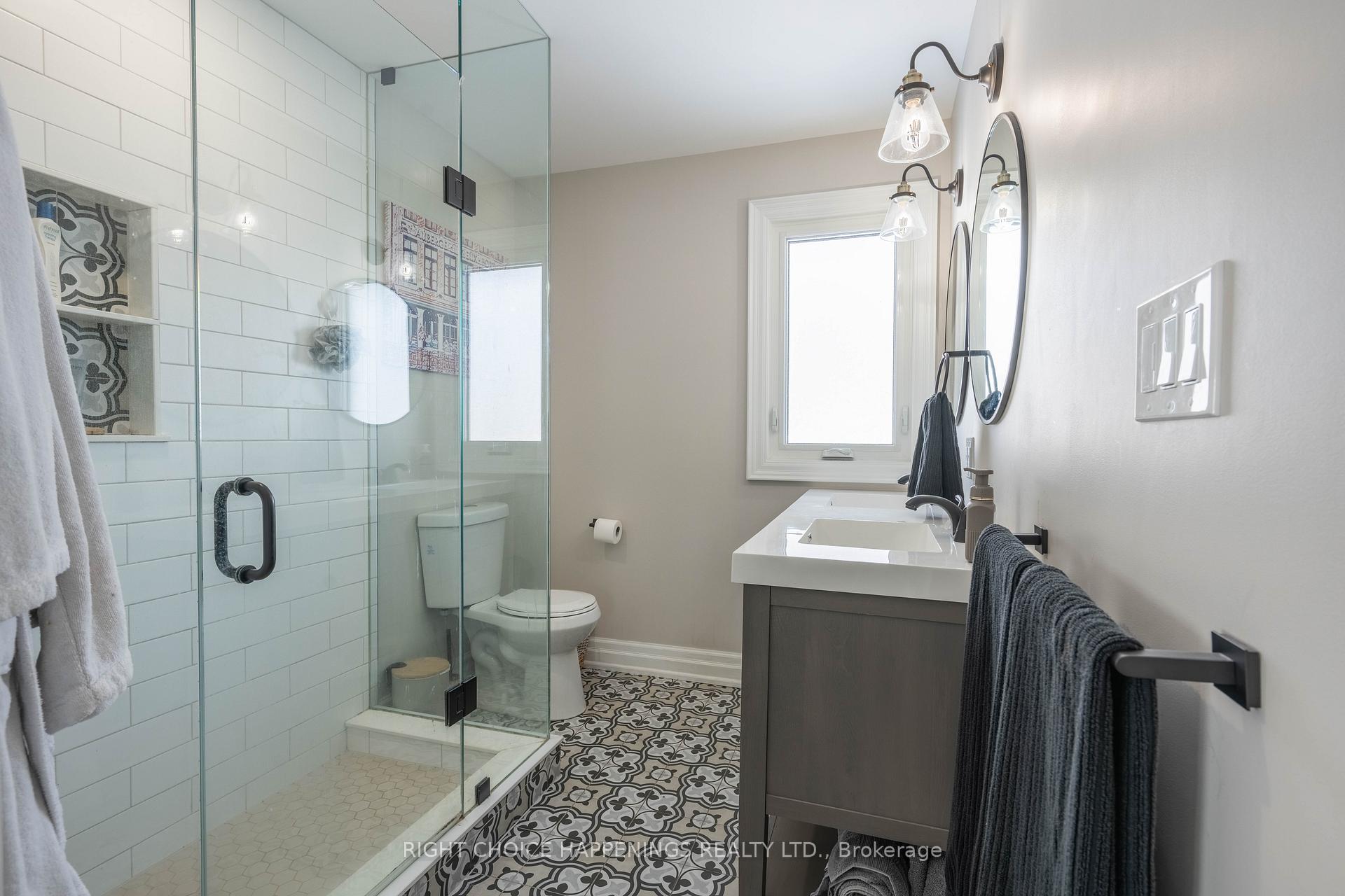 Photo 10 of 14 Thompson Avenue, Thorold, Thorold Downtown — HOMEH