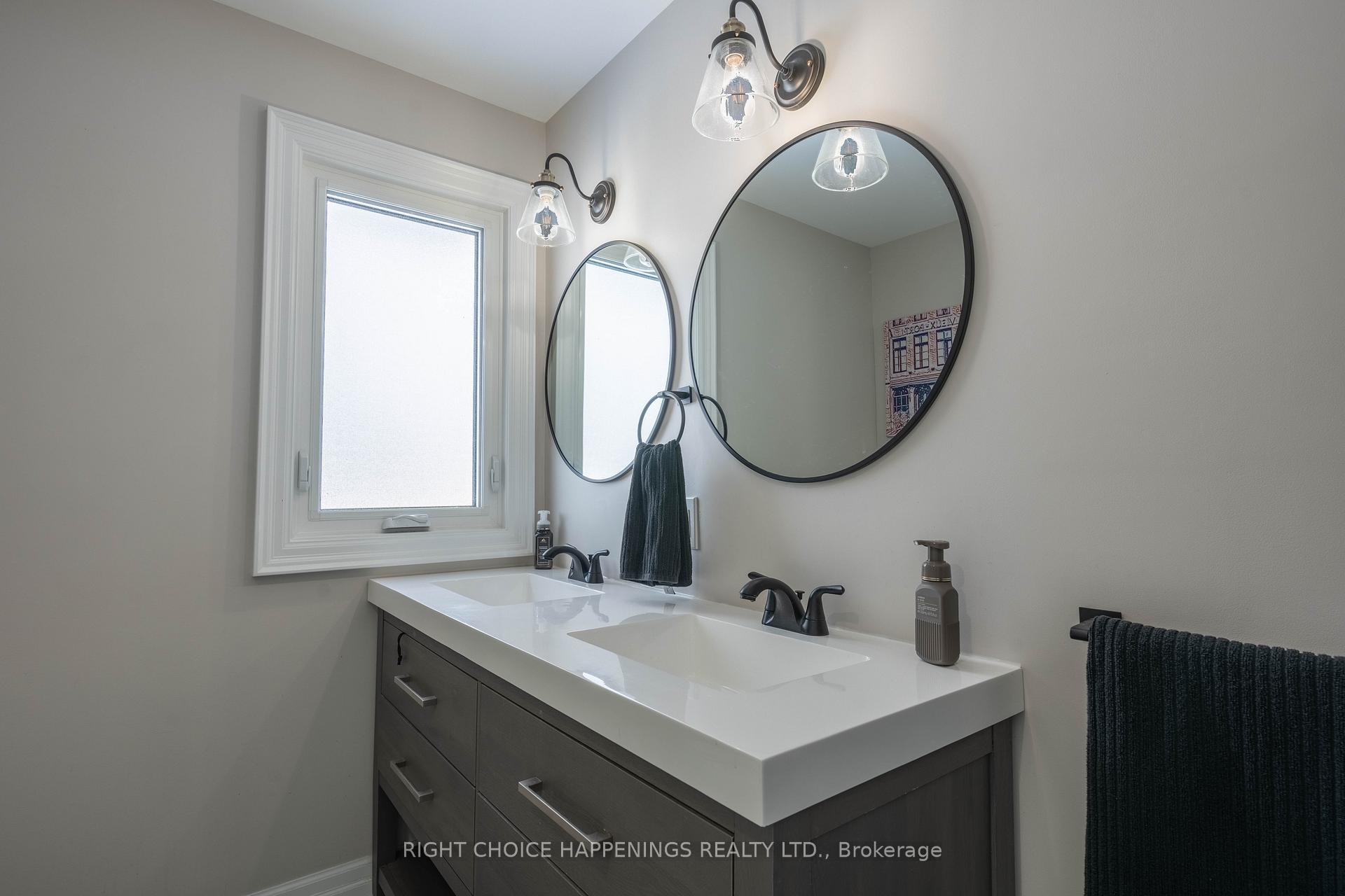 Photo 11 of 14 Thompson Avenue, Thorold, Thorold Downtown — HOMEH