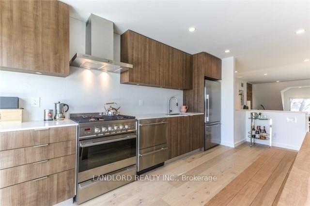 Photo 2 of Unit Upper, 182 Grace Street, Toronto, Palmerston-Little Italy — HOMEH