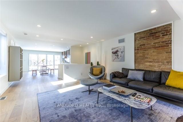 Photo 3 of Unit Upper, 182 Grace Street, Toronto, Palmerston-Little Italy — HOMEH