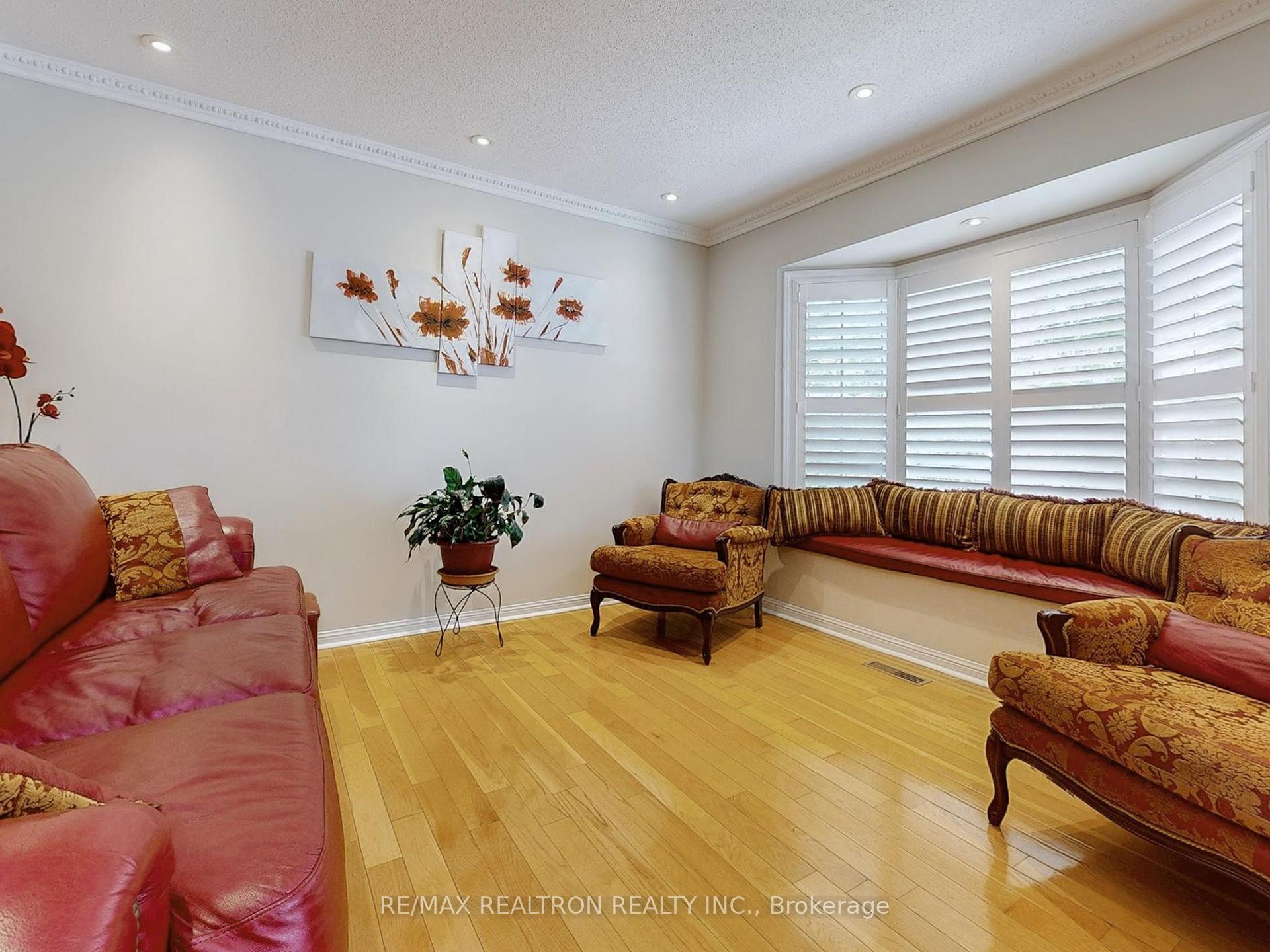 Photo 3 of 47 Skipperhill Crescent, Scarborough, Rouge — HOMEH