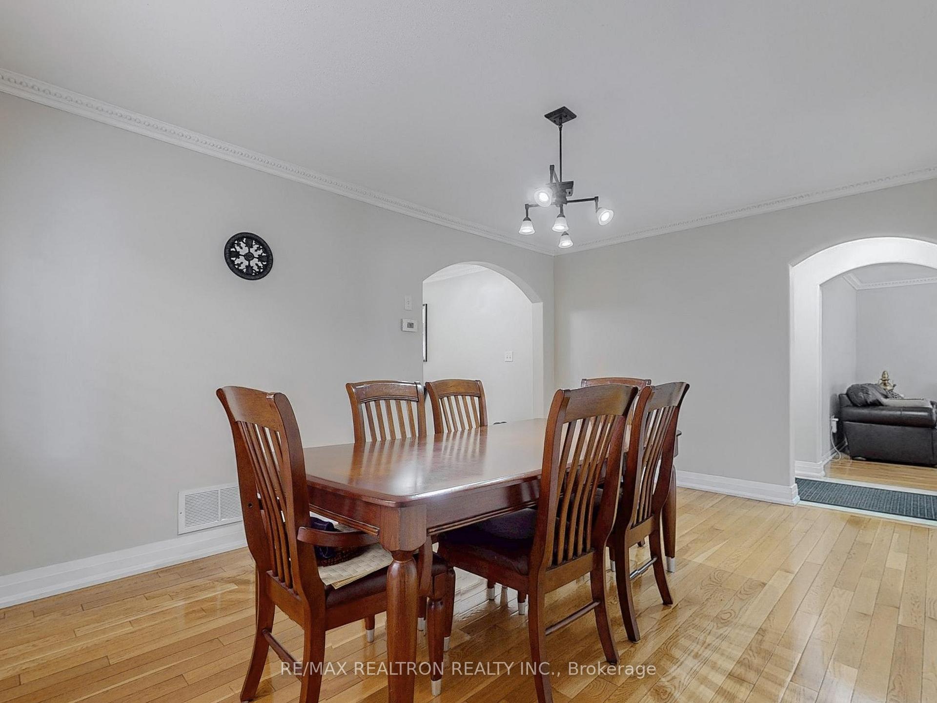 Photo 7 of 47 Skipperhill Crescent, Scarborough, Rouge — HOMEH