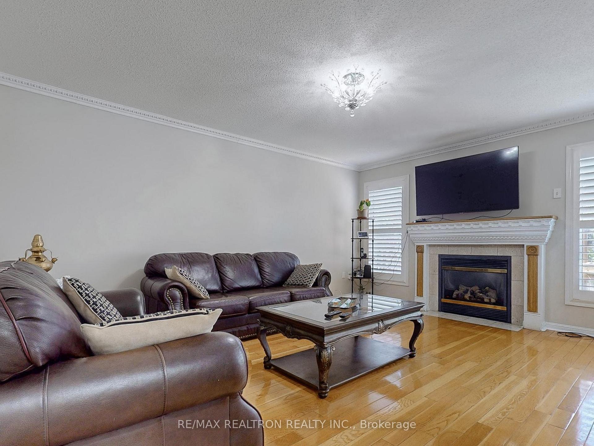 Photo 10 of 47 Skipperhill Crescent, Scarborough, Rouge — HOMEH