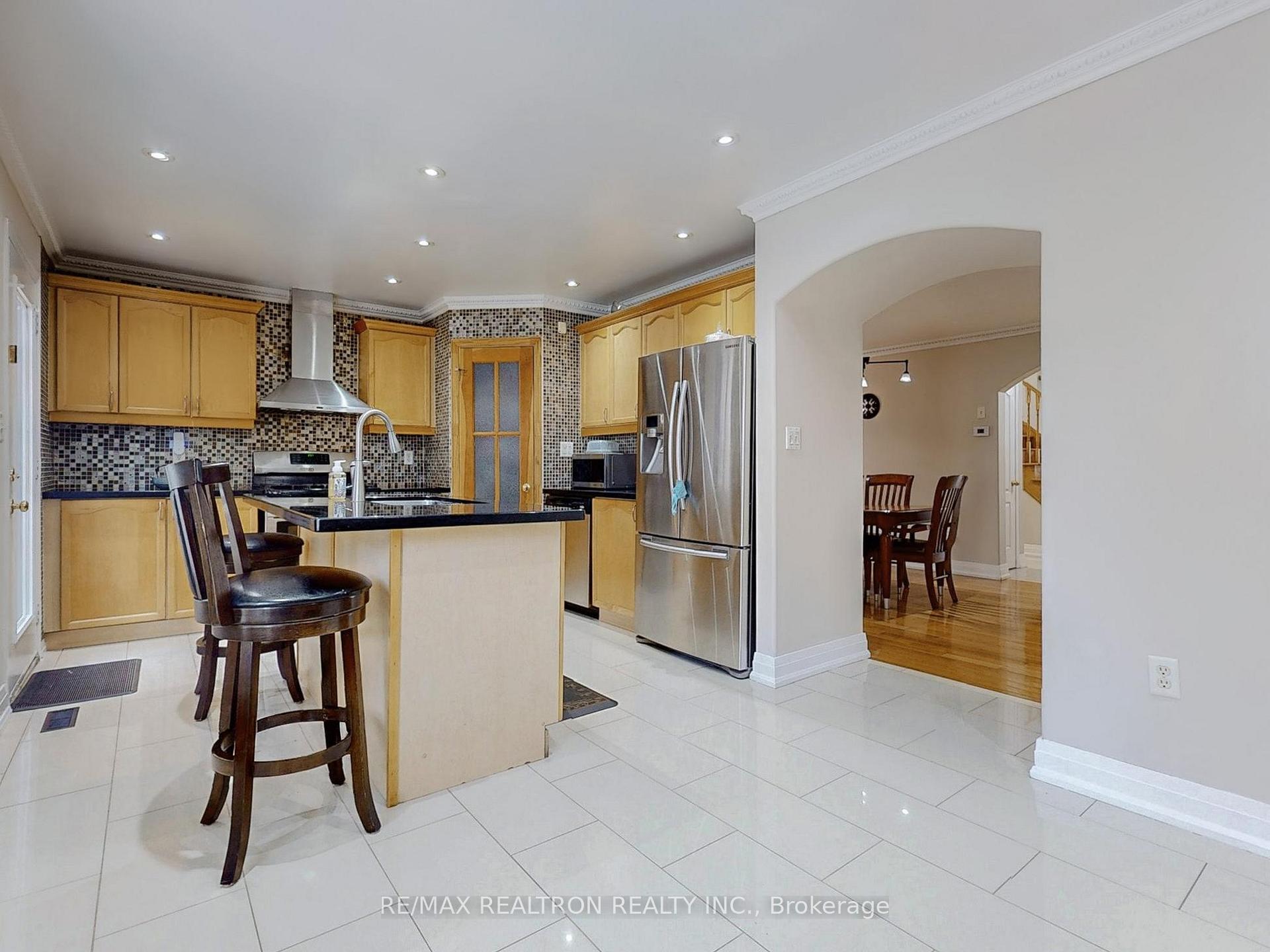 Photo 12 of 47 Skipperhill Crescent, Scarborough, Rouge — HOMEH