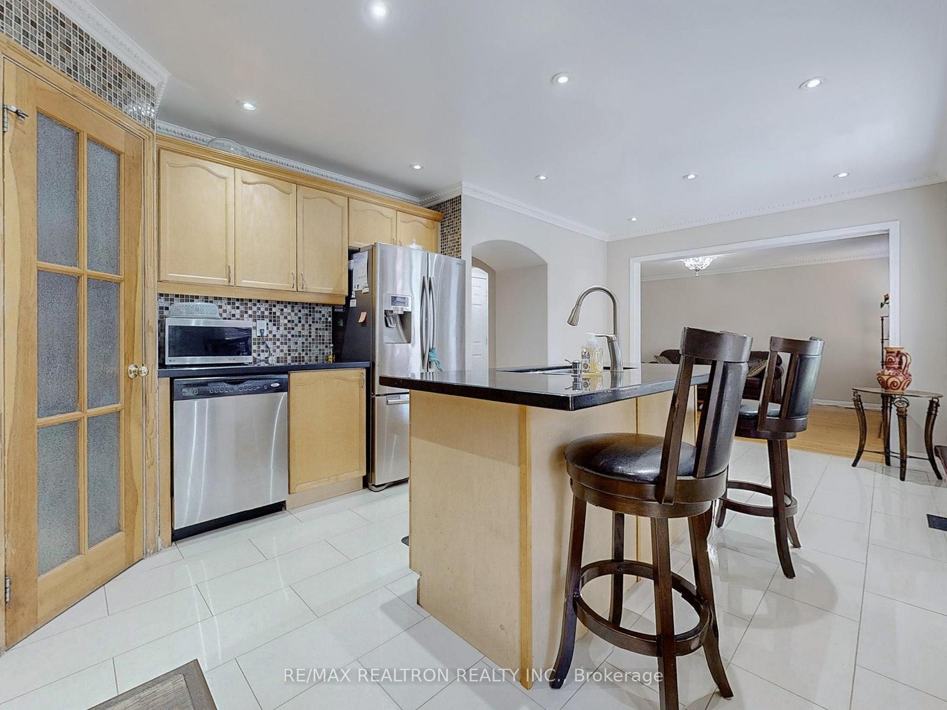 Photo 16 of 47 Skipperhill Crescent, Scarborough, Rouge — HOMEH