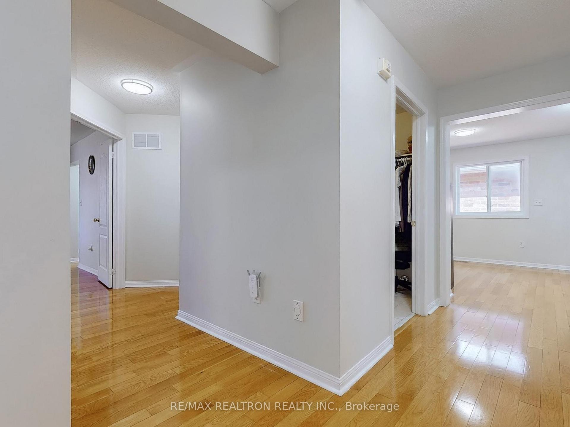 Photo 21 of 47 Skipperhill Crescent, Scarborough, Rouge — HOMEH