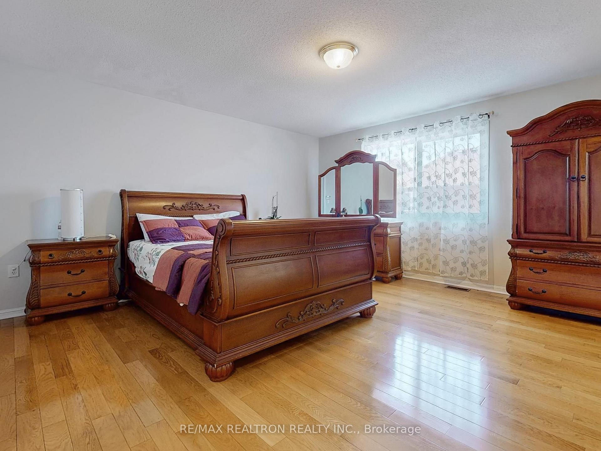 Photo 22 of 47 Skipperhill Crescent, Scarborough, Rouge — HOMEH