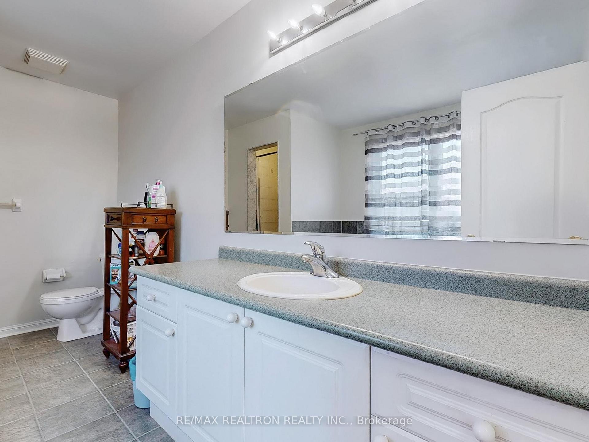 Photo 24 of 47 Skipperhill Crescent, Scarborough, Rouge — HOMEH