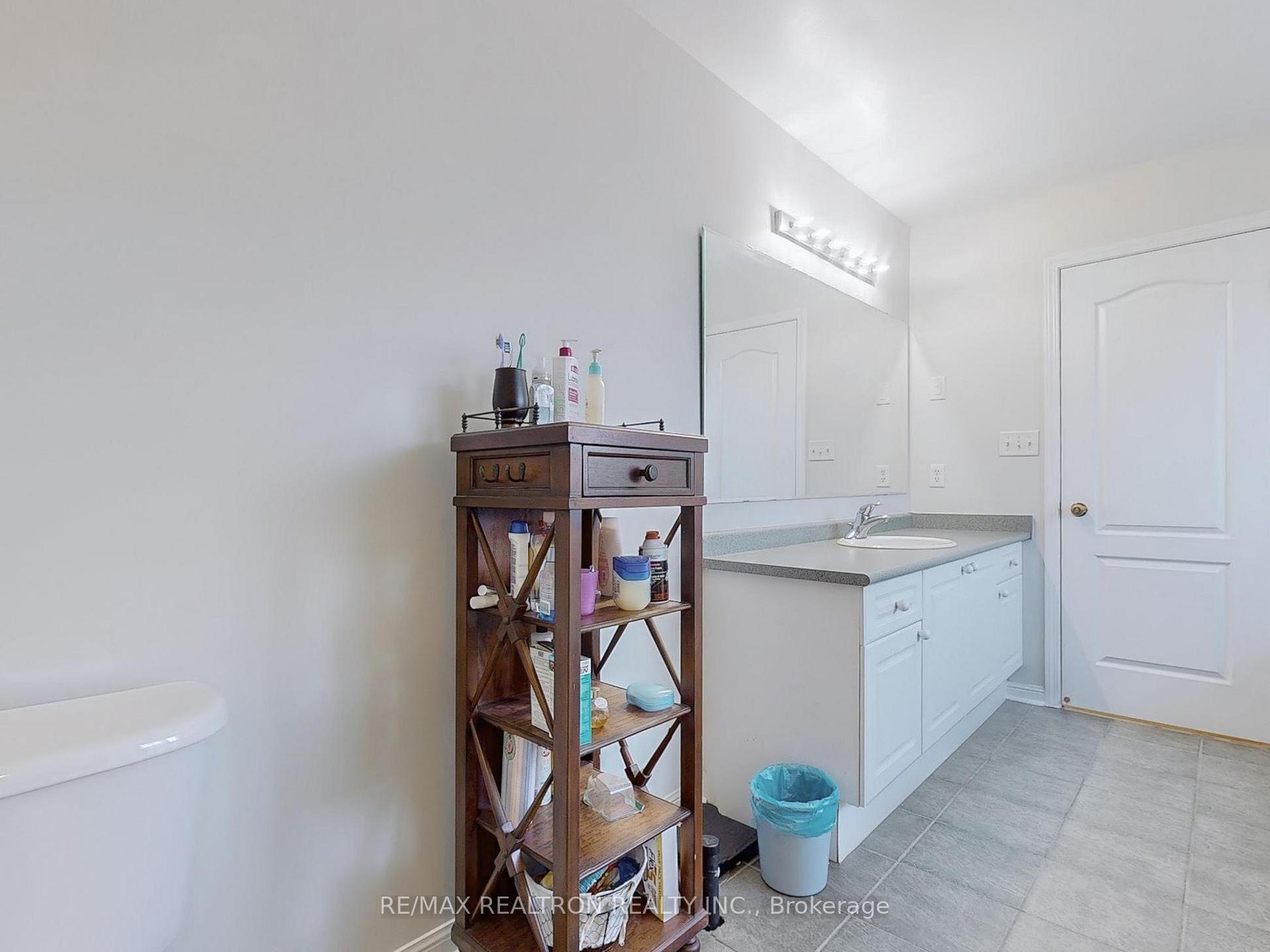 Photo 26 of 47 Skipperhill Crescent, Scarborough, Rouge — HOMEH