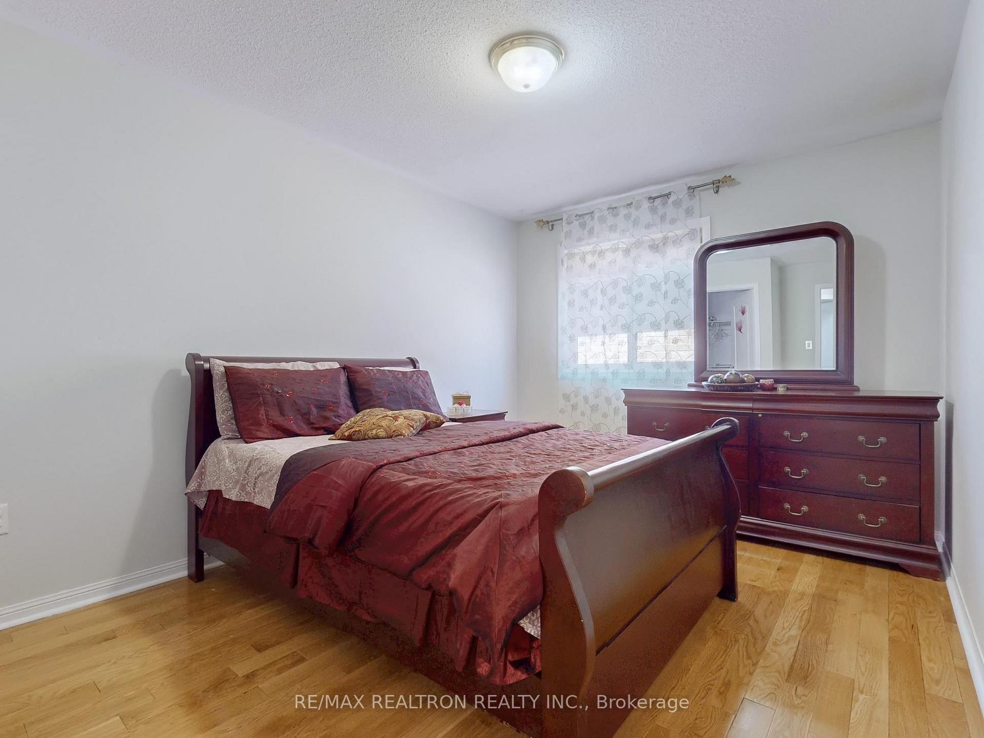 Photo 29 of 47 Skipperhill Crescent, Scarborough, Rouge — HOMEH