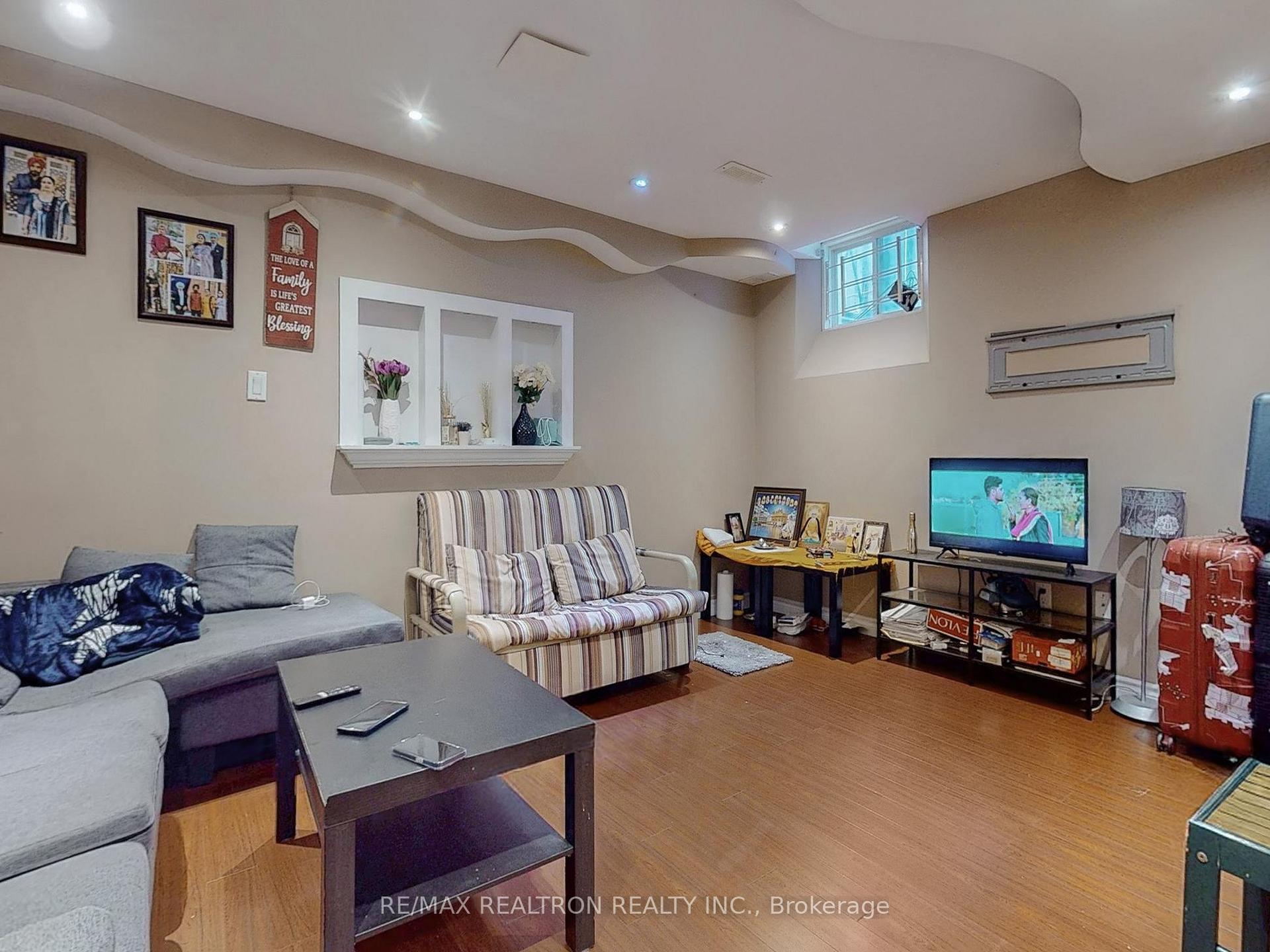 Photo 35 of 47 Skipperhill Crescent, Scarborough, Rouge — HOMEH