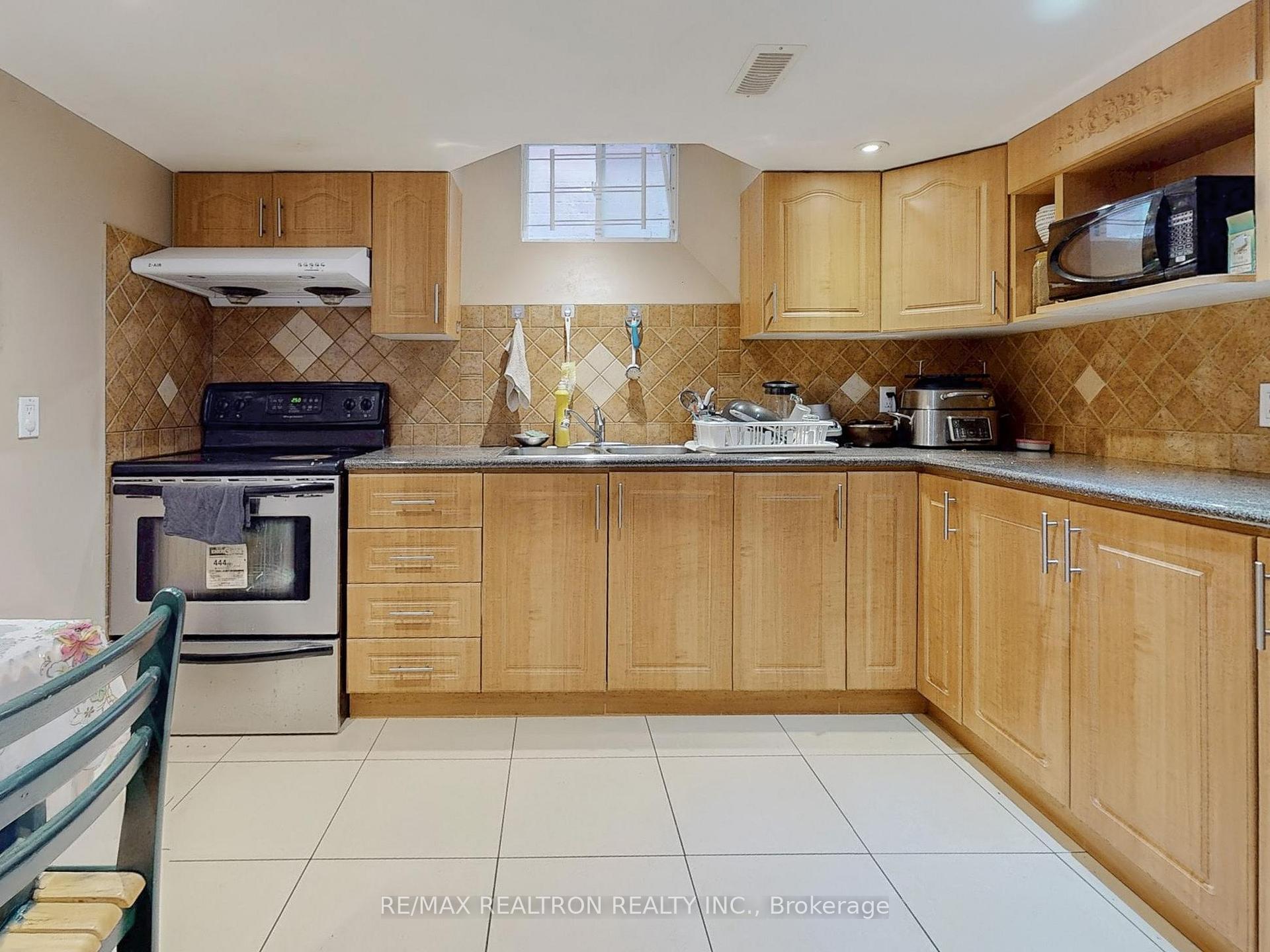 Photo 36 of 47 Skipperhill Crescent, Scarborough, Rouge — HOMEH