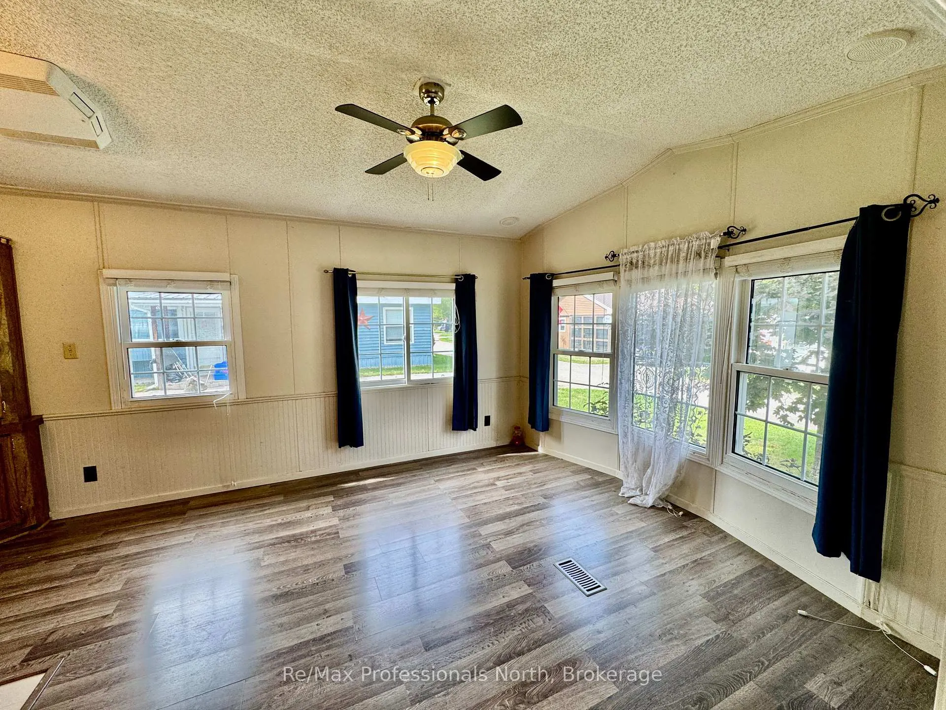 Photo 10 of Unit 62, 1007 Racoon Road, Gravenhurst, Morrison — HOMEH