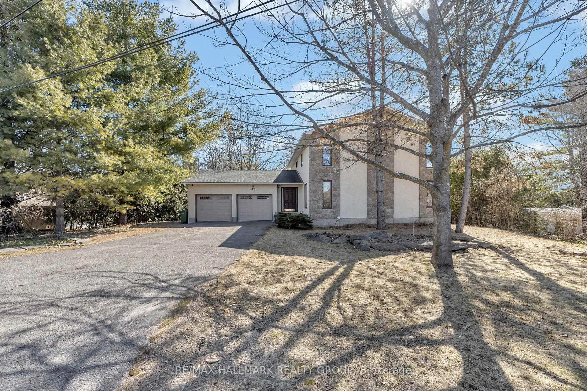 Photo 5 of 42 Twilight (Davidson) Crescent, Ottawa, Rothwell Heights — HOMEH
