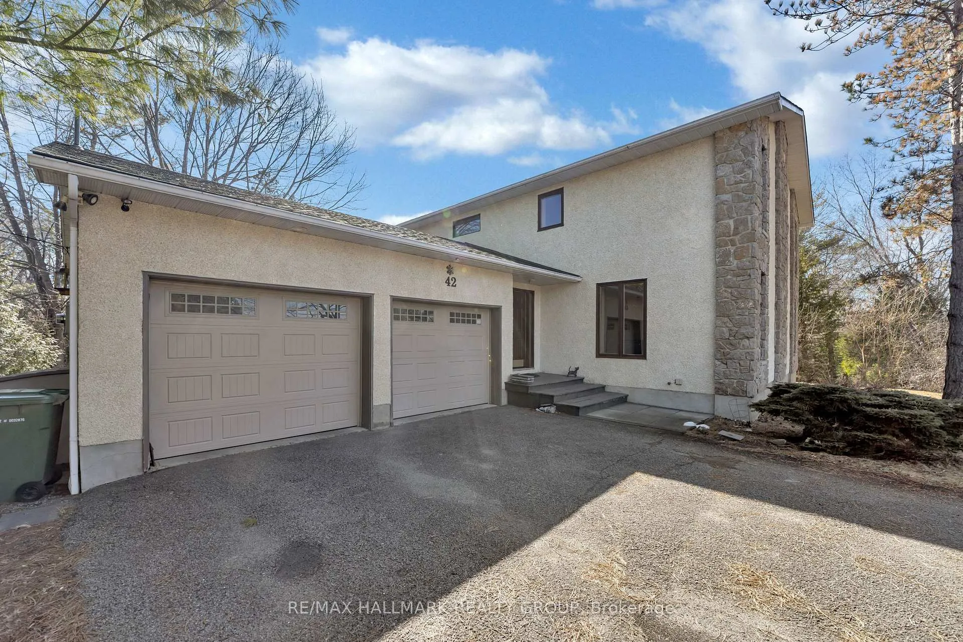 Photo 17 of 42 Twilight (Davidson) Crescent, Ottawa, Rothwell Heights — HOMEH