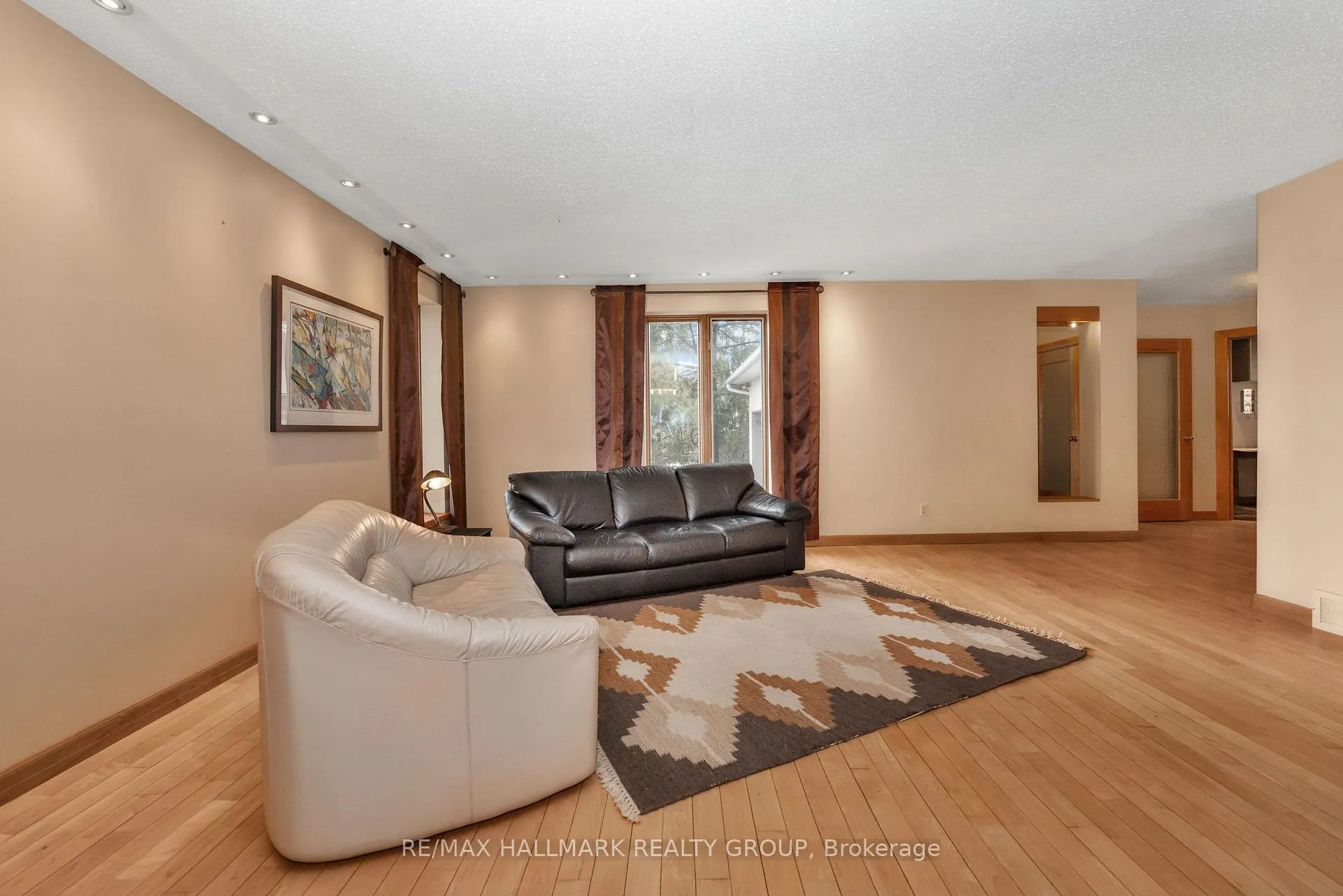 Photo 51 of 42 Twilight (Davidson) Crescent, Ottawa, Rothwell Heights — HOMEH