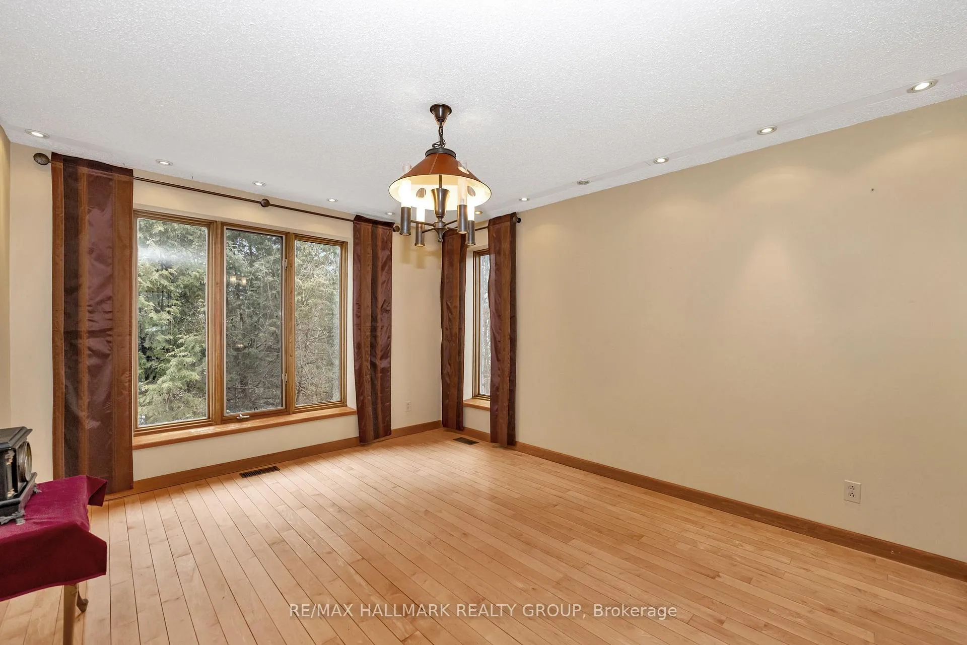 Photo 74 of 42 Twilight (Davidson) Crescent, Ottawa, Rothwell Heights — HOMEH