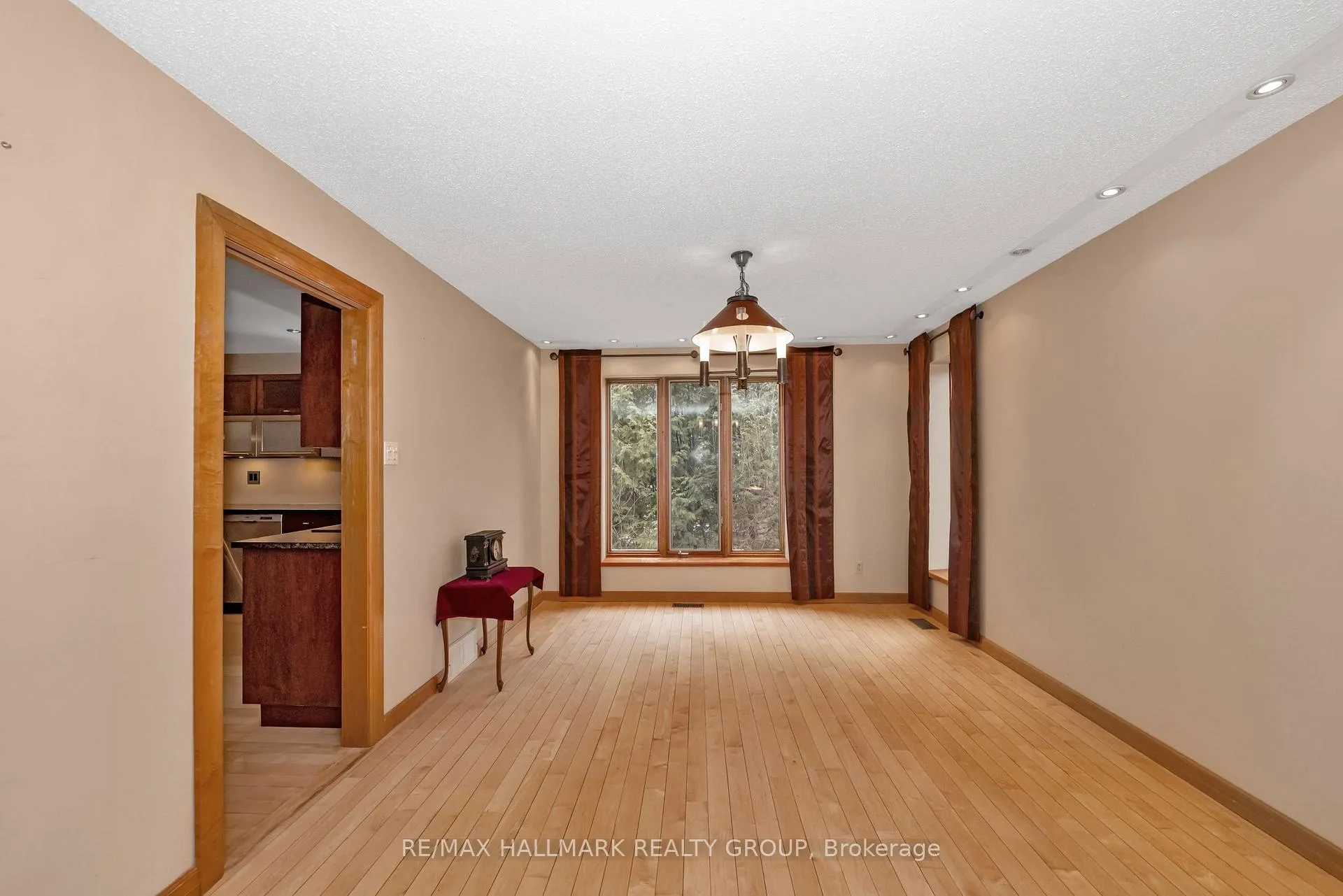 Photo 84 of 42 Twilight (Davidson) Crescent, Ottawa, Rothwell Heights — HOMEH