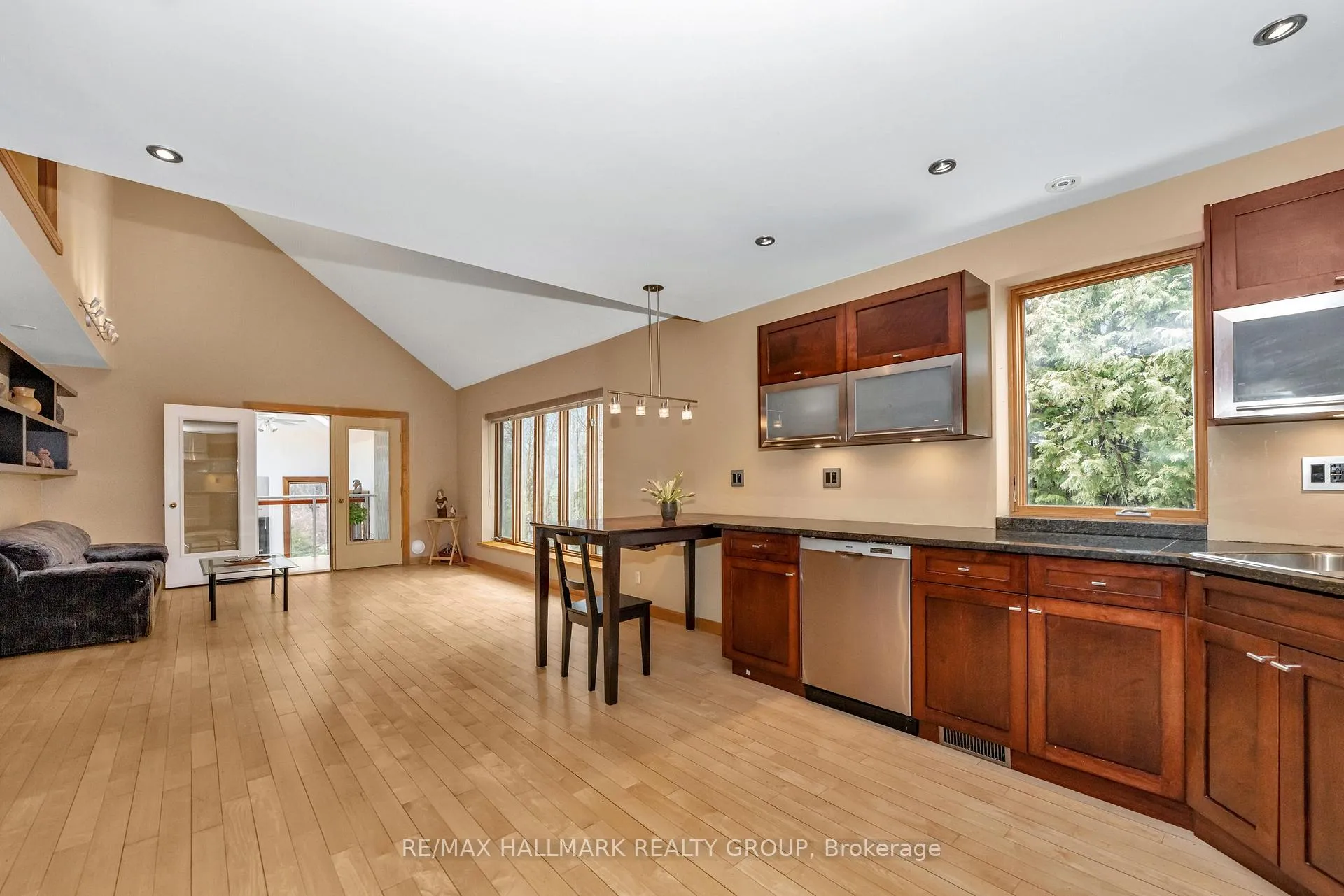 Photo 112 of 42 Twilight (Davidson) Crescent, Ottawa, Rothwell Heights — HOMEH