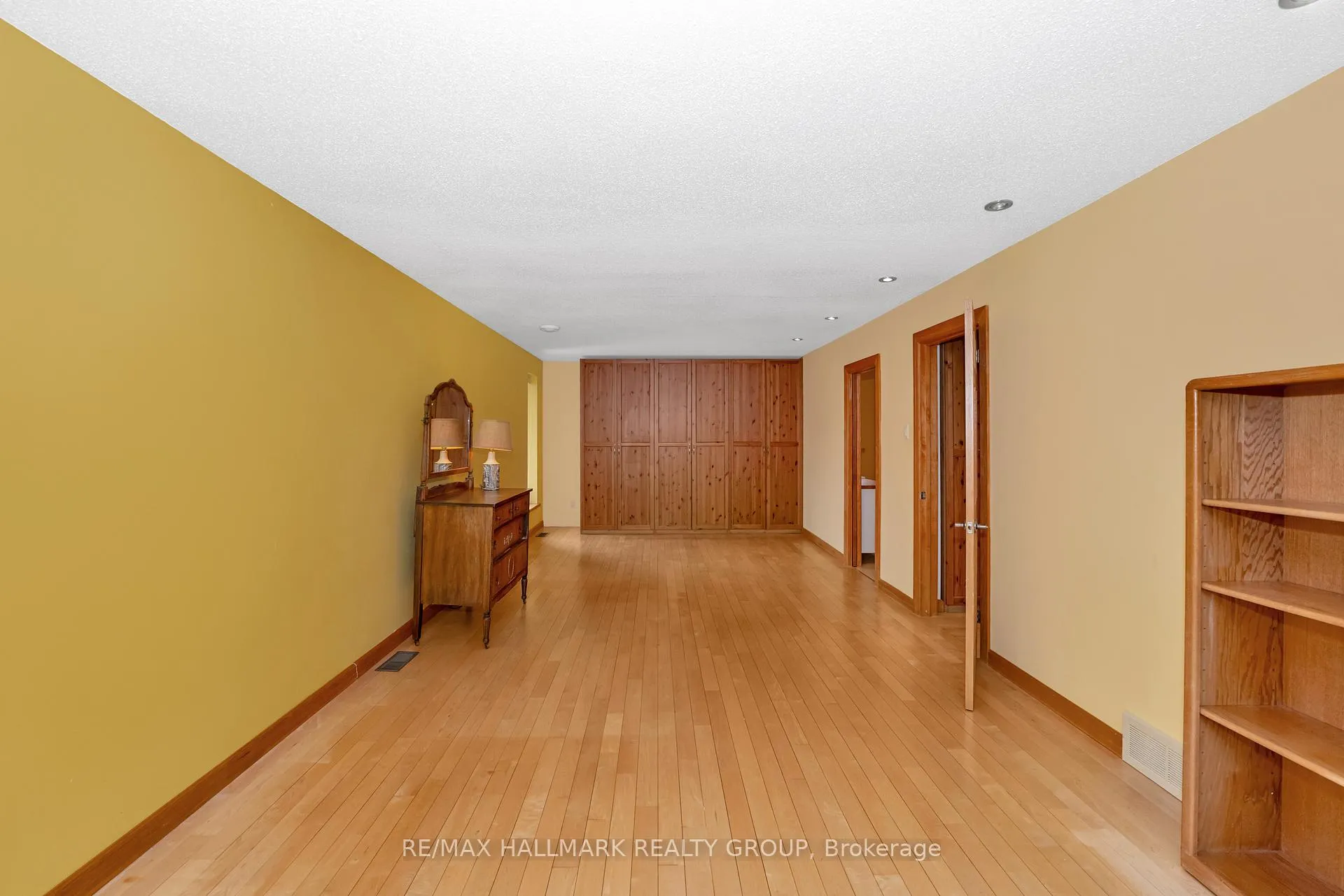 Photo 211 of 42 Twilight (Davidson) Crescent, Ottawa, Rothwell Heights — HOMEH