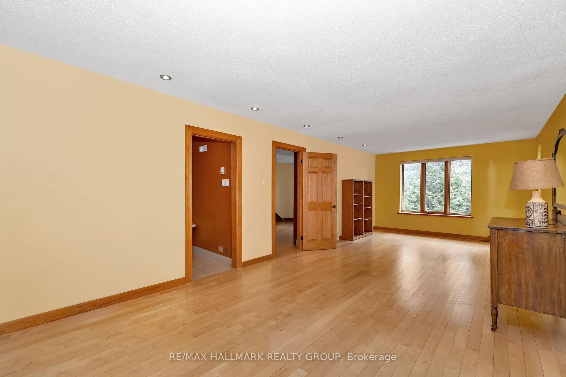 Photo 229 of 42 Twilight (Davidson) Crescent, Ottawa, Rothwell Heights — HOMEH