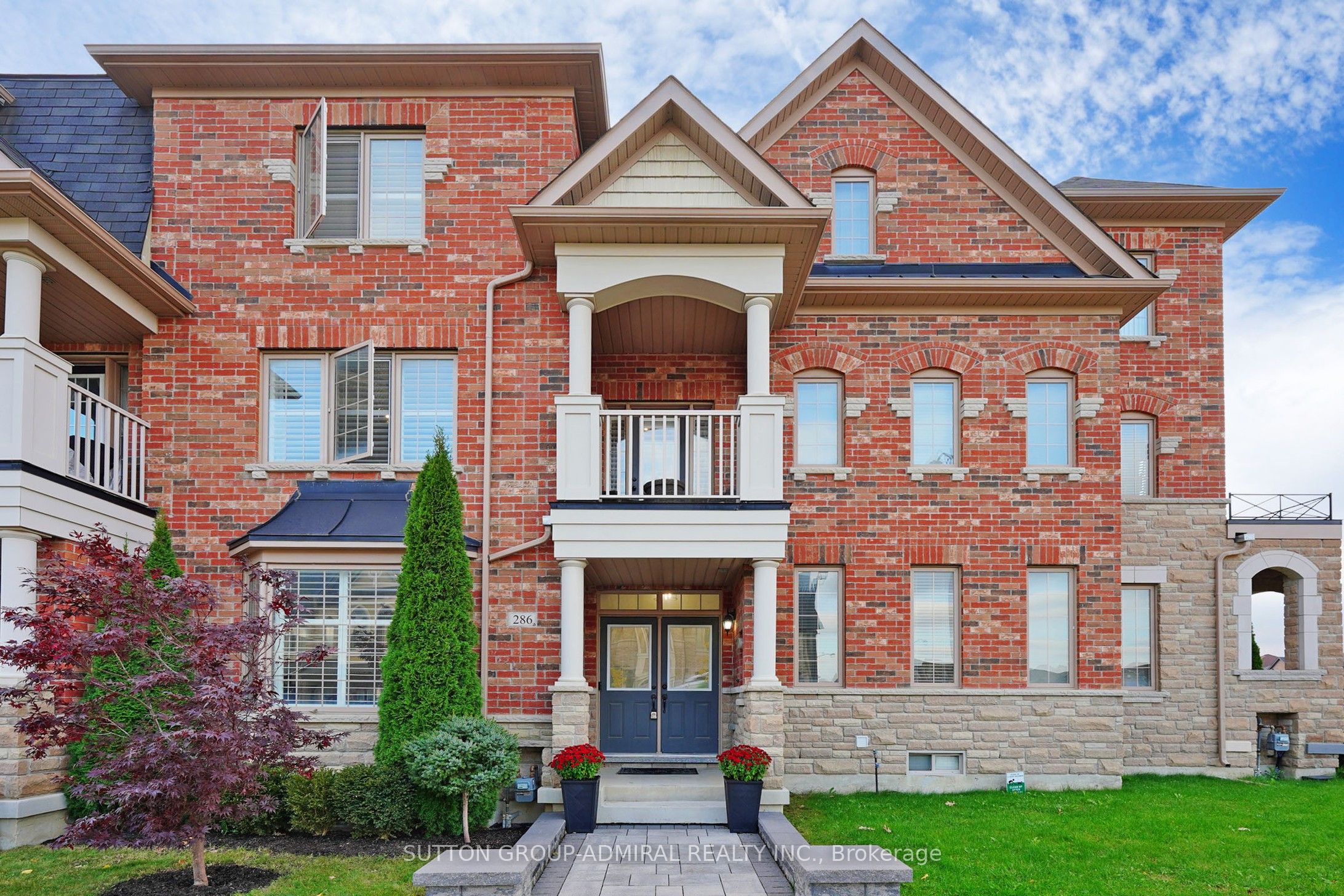 Photo 2 of 286 Barons Street, Vaughan, Kleinburg — HOMEH