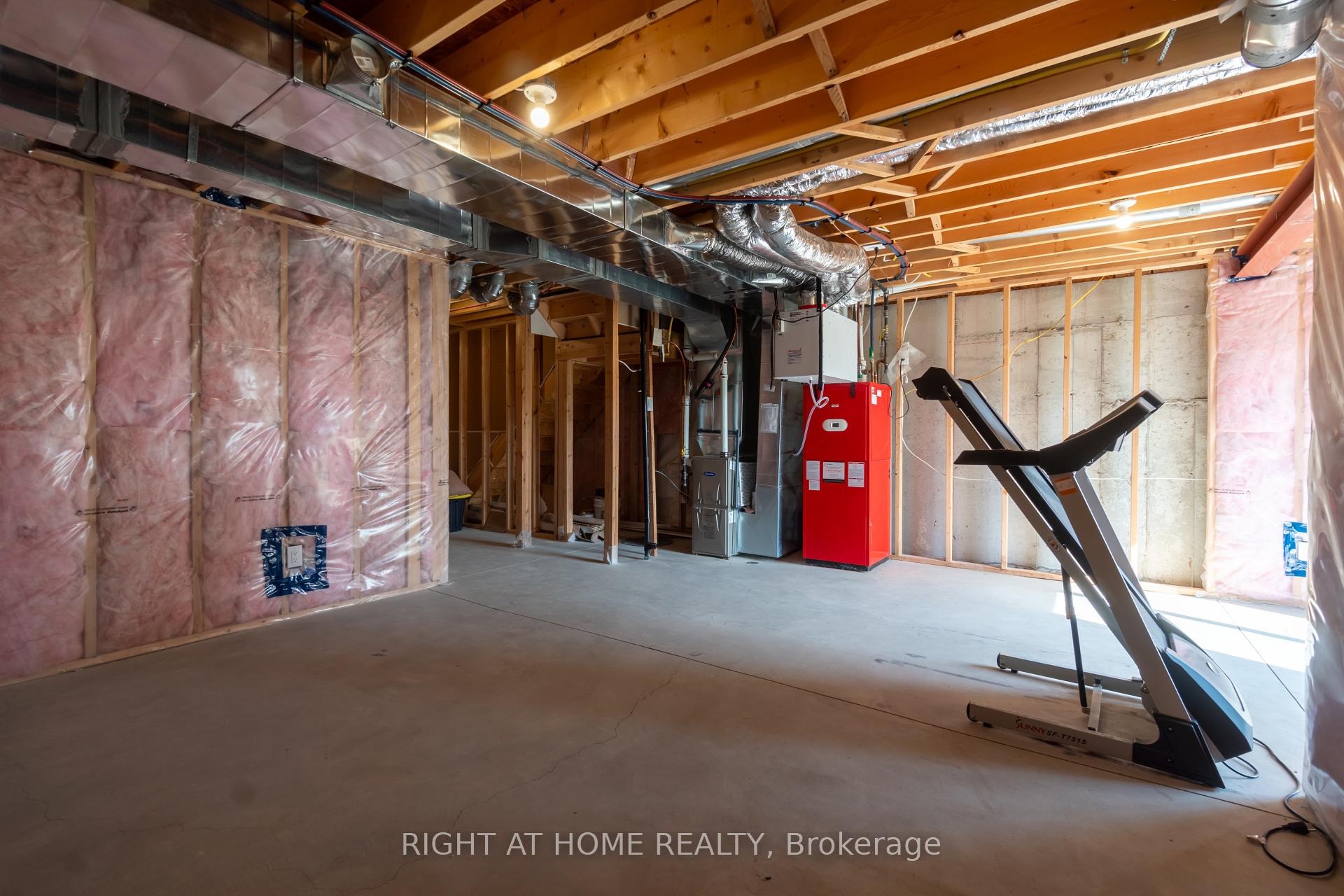 Photo 30 of 21 Lamb Crescent, Thorold, Hurricane/Merrittville — HOMEH