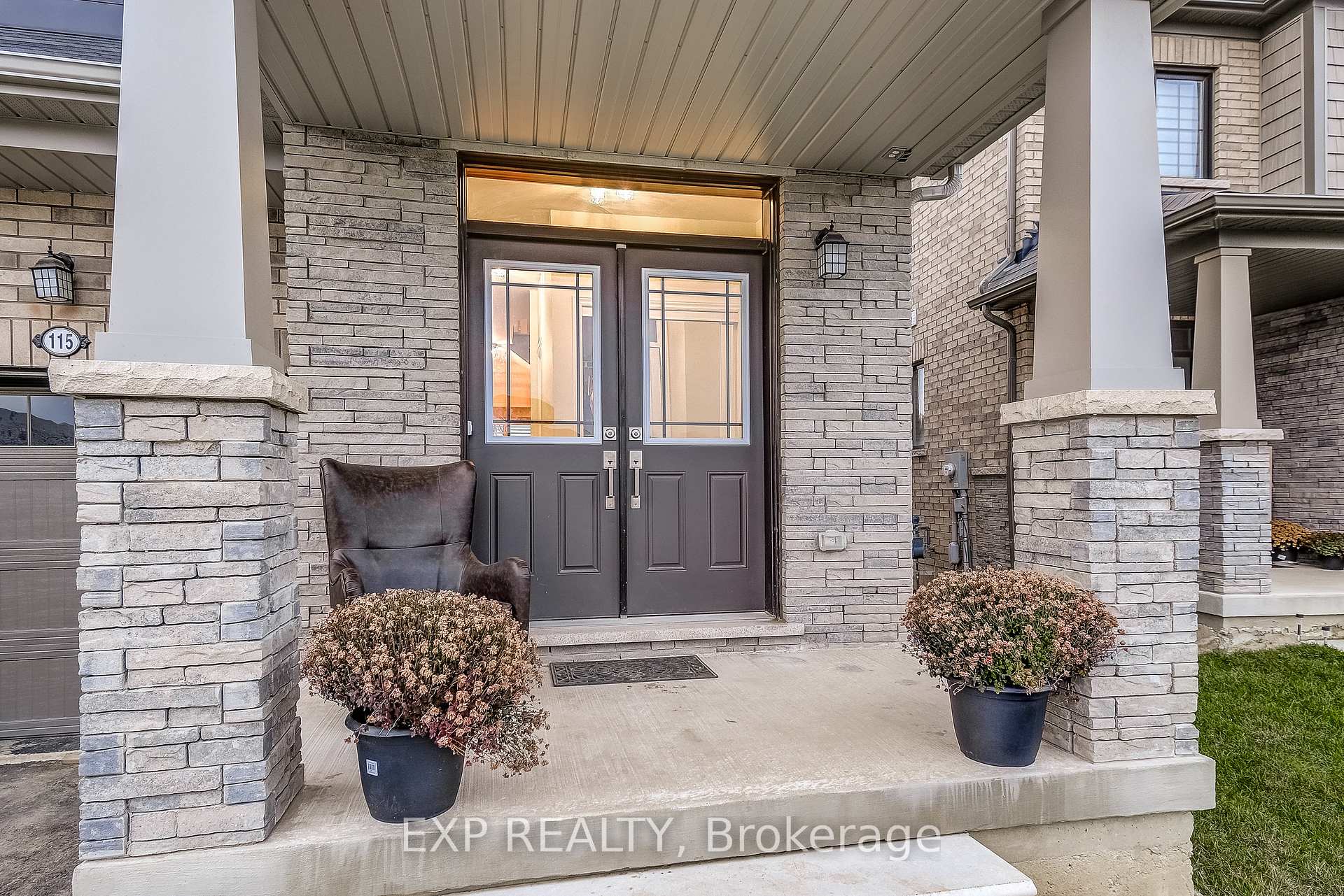 Front of 115 Vanilla Trail
