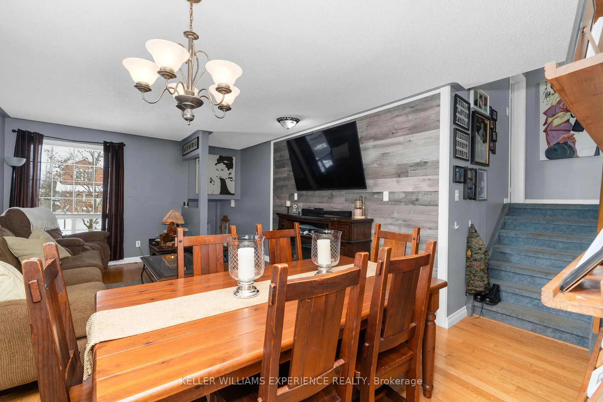 Photo 3 of 13 Kate Aitken Crescent, New Tecumseth, Beeton — HOMEH