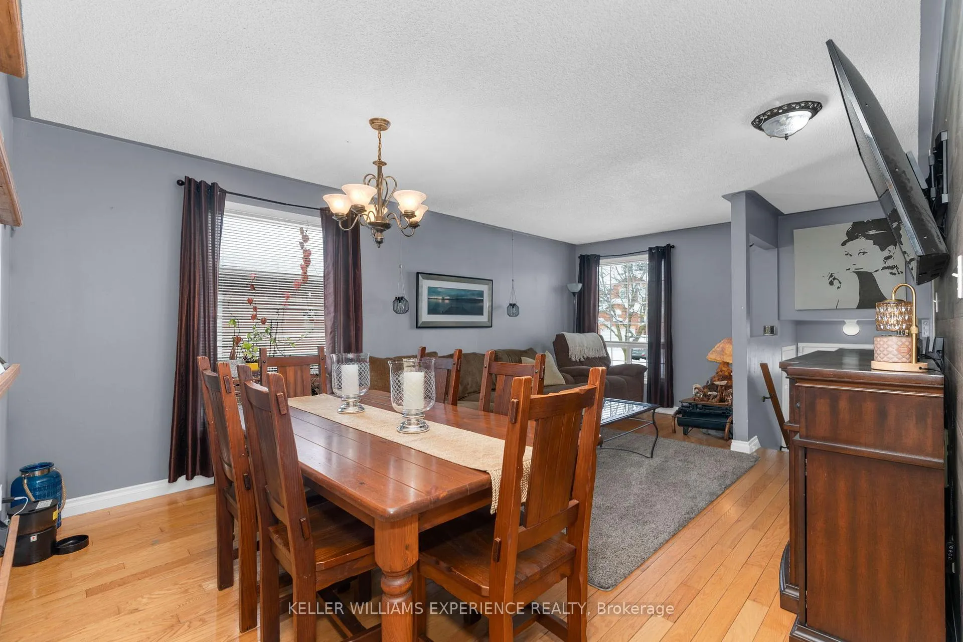Photo 4 of 13 Kate Aitken Crescent, New Tecumseth, Beeton — HOMEH