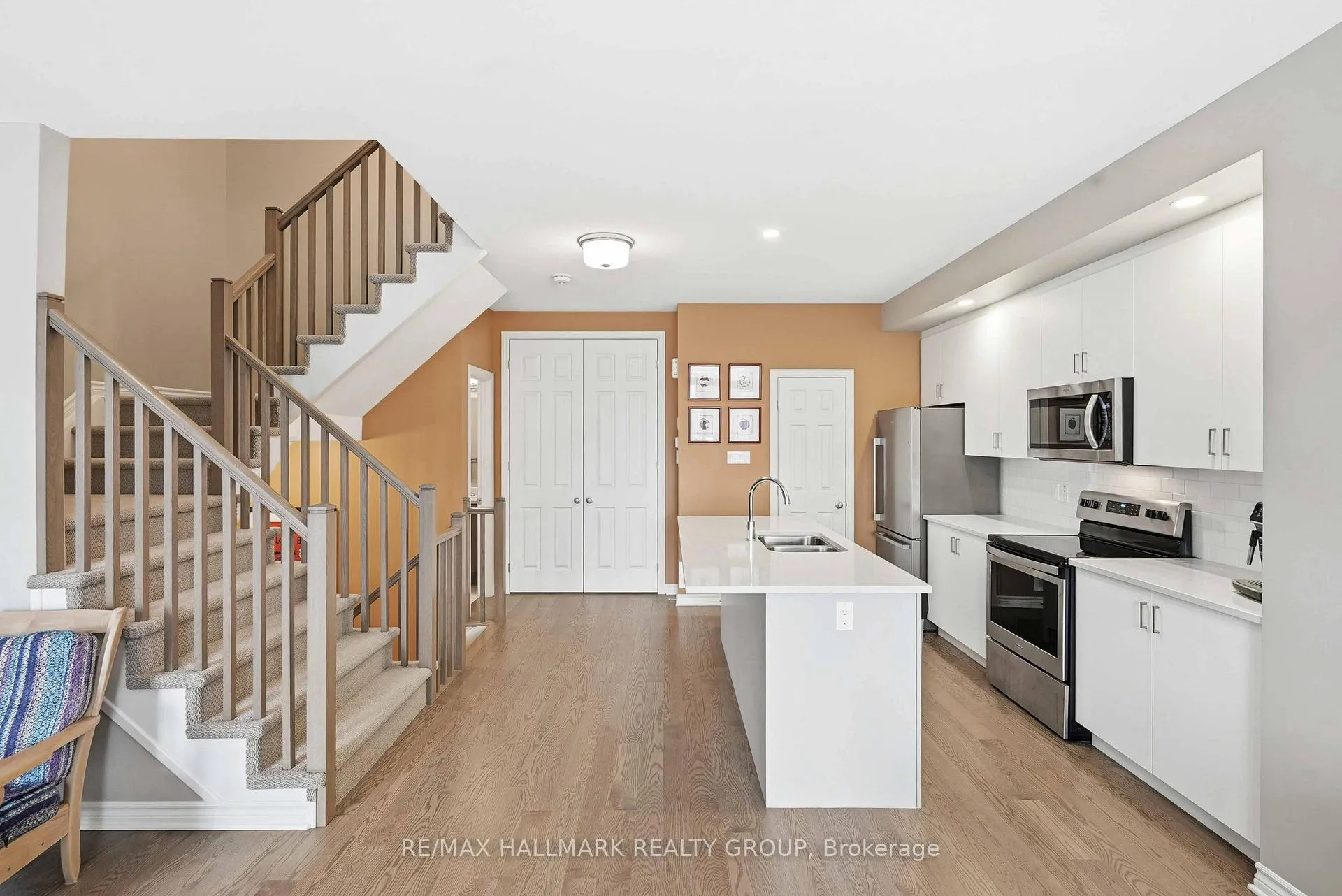 Photo 4 of 210 Hawkmere Way, Ottawa, Blossom Park/Kemp Park/Findlay Creek — HOMEH