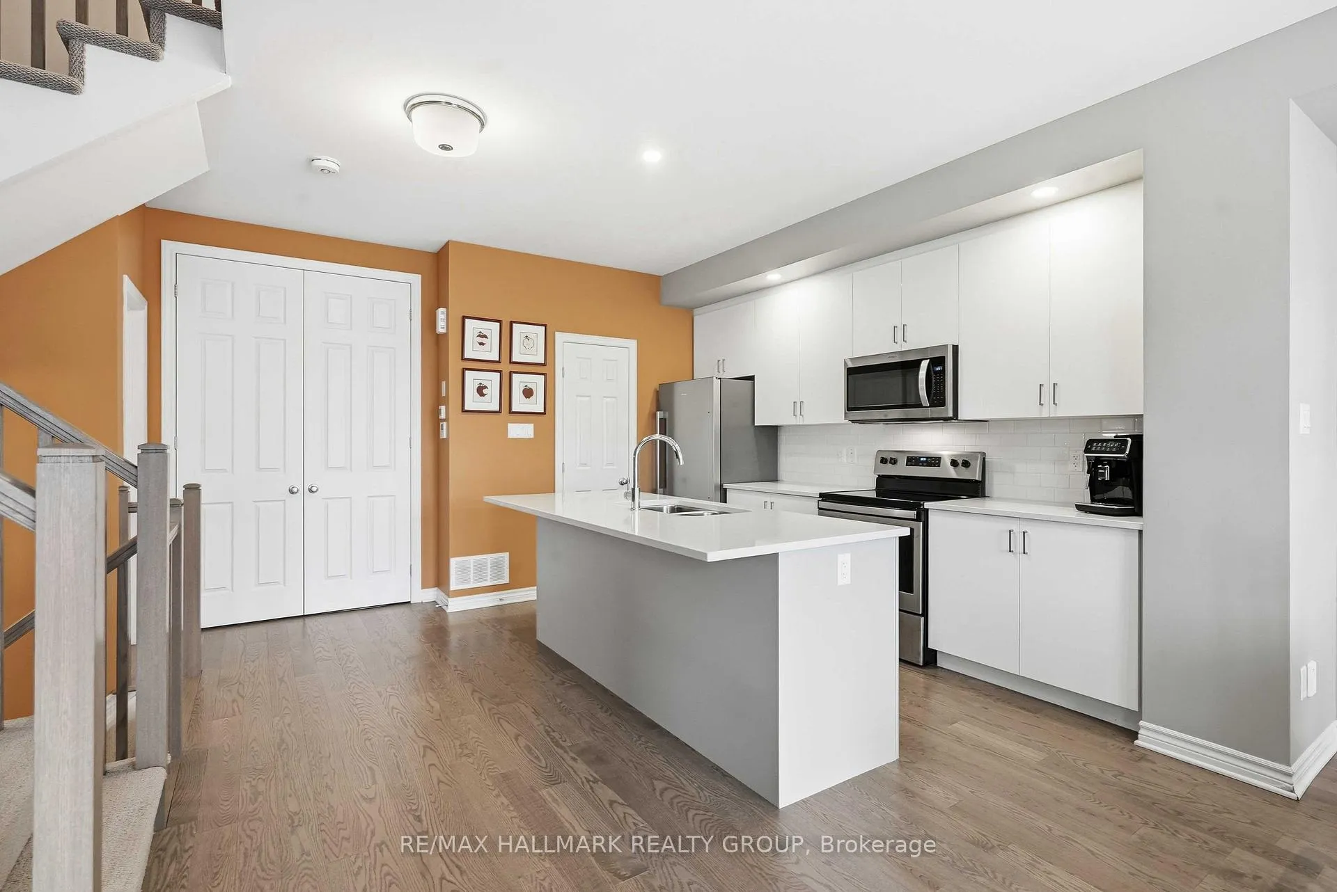 Photo 5 of 210 Hawkmere Way, Ottawa, Blossom Park/Kemp Park/Findlay Creek — HOMEH