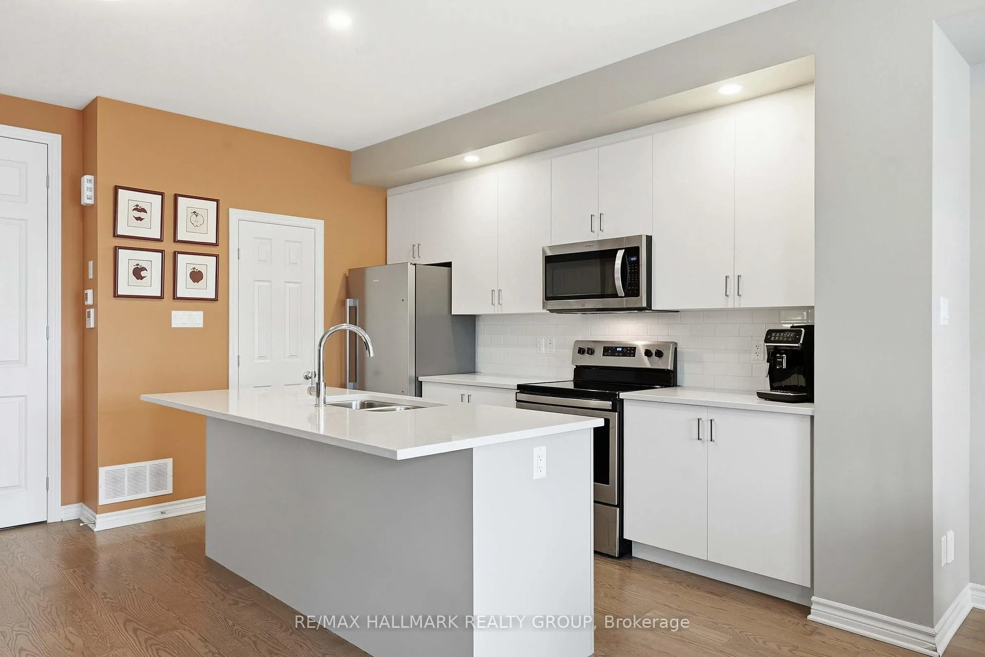Photo 6 of 210 Hawkmere Way, Ottawa, Blossom Park/Kemp Park/Findlay Creek — HOMEH
