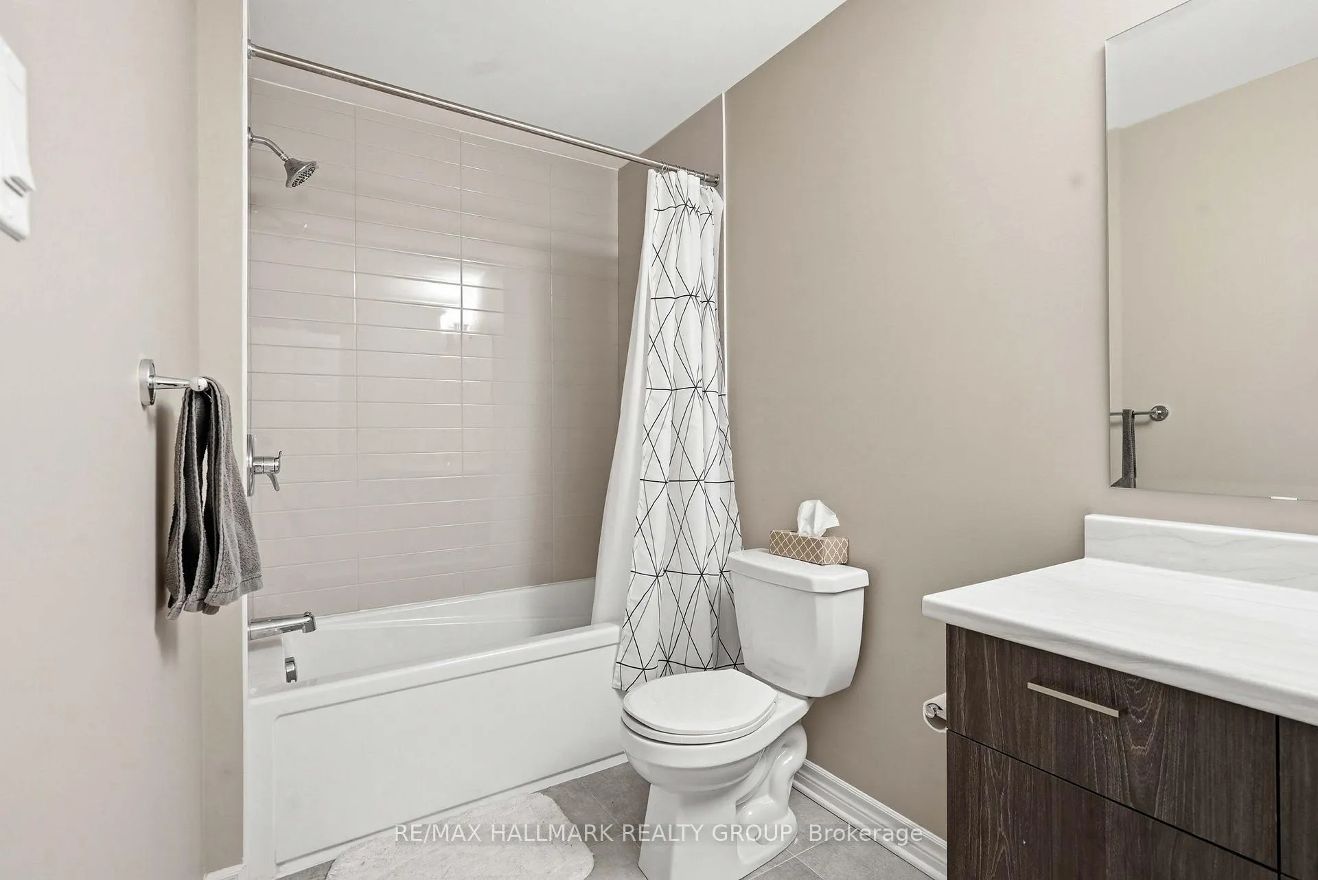 Photo 17 of 210 Hawkmere Way, Ottawa, Blossom Park/Kemp Park/Findlay Creek — HOMEH