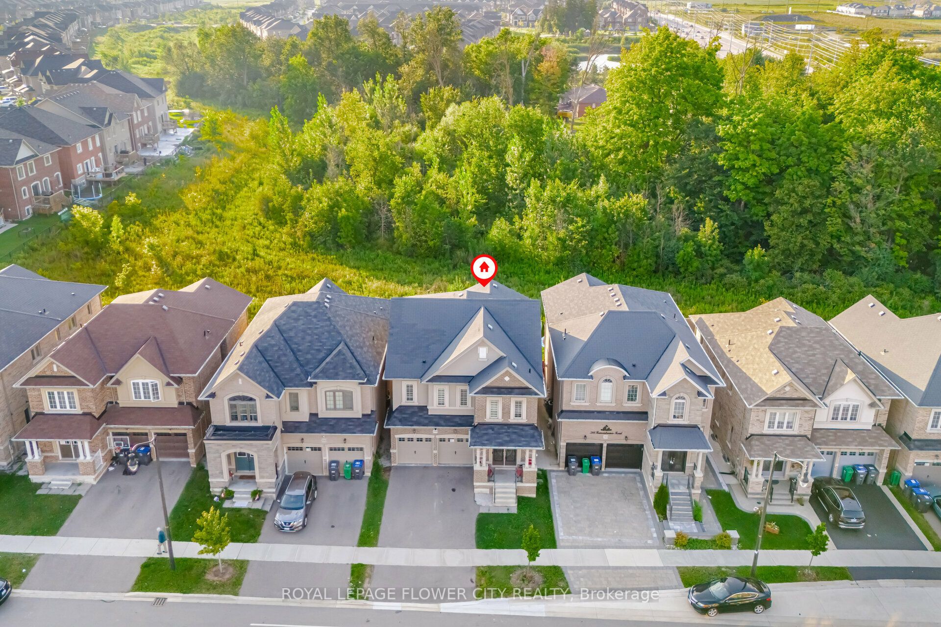Photo 2 of 384 Remembrance Road, Brampton, Northwest Brampton — HOMEH