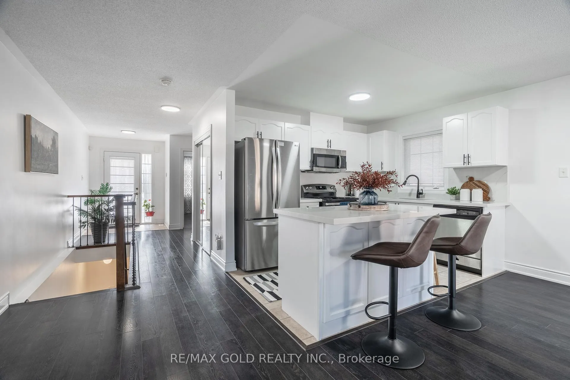 Photo 10 of 67 Locust Drive, Brampton, Sandringham-Wellington — HOMEH