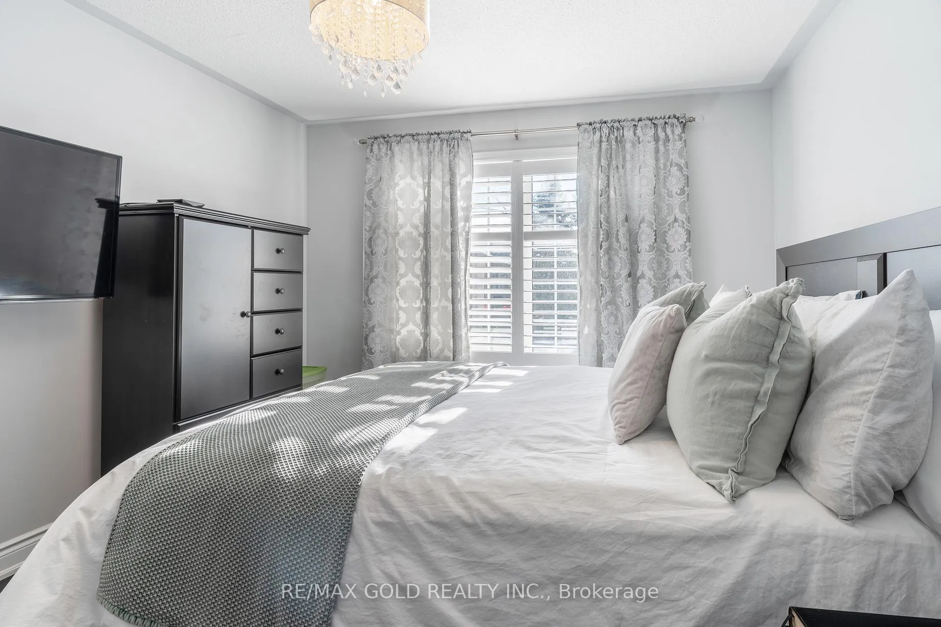 Photo 15 of 67 Locust Drive, Brampton, Sandringham-Wellington — HOMEH