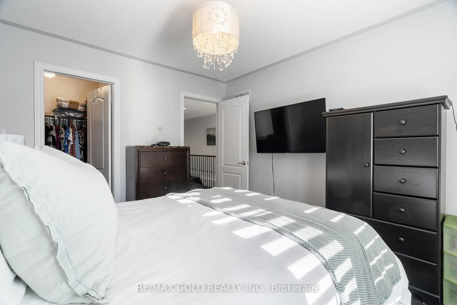 Photo 16 of 67 Locust Drive, Brampton, Sandringham-Wellington — HOMEH
