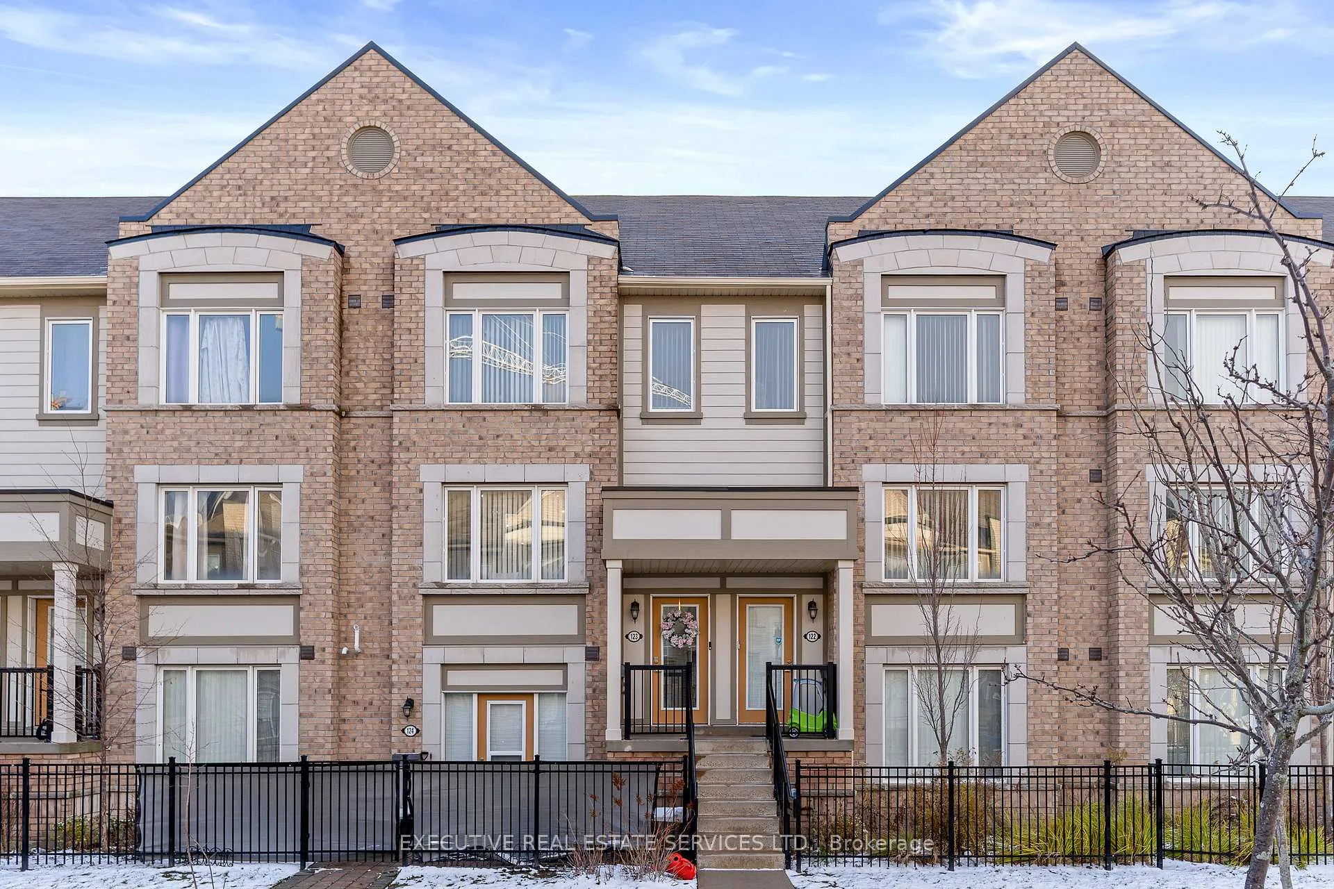Front of Unit 123, 1 Beckenrose Court