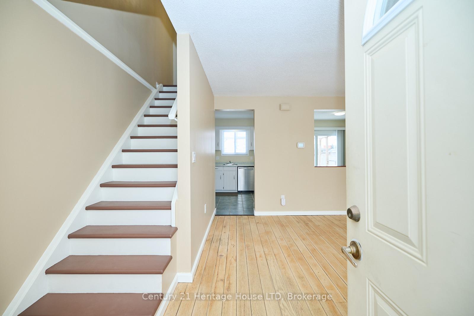Photo 2 of 58 Manley Crescent, Thorold, Confederation Heights — HOMEH