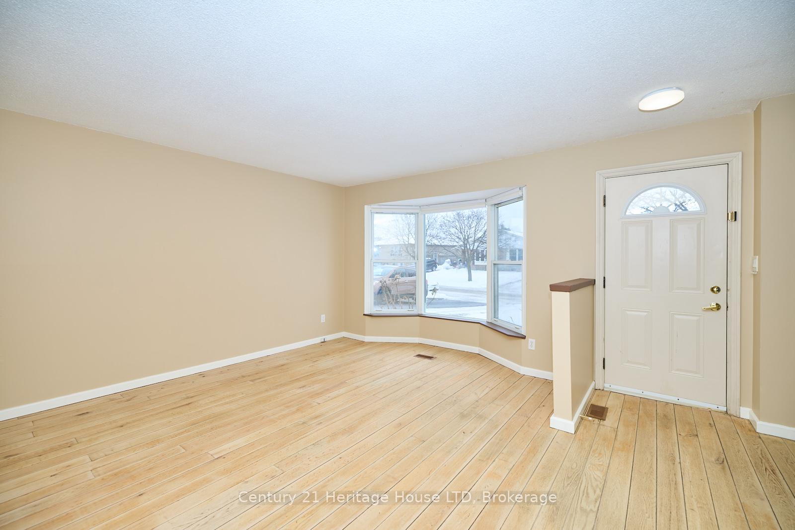 Photo 4 of 58 Manley Crescent, Thorold, Confederation Heights — HOMEH
