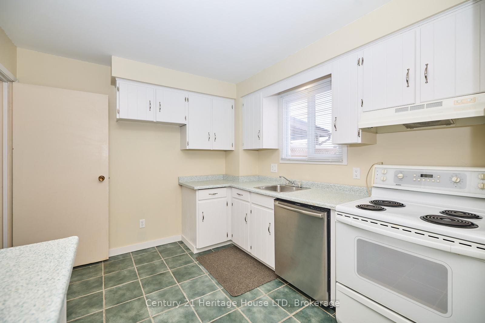 Photo 12 of 58 Manley Crescent, Thorold, Confederation Heights — HOMEH