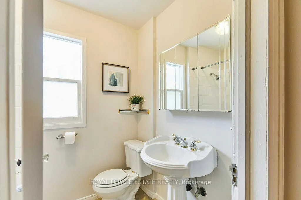 Photo 24 of 44 Birchmount Road, Scarborough, Birchcliffe-Cliffside — HOMEH